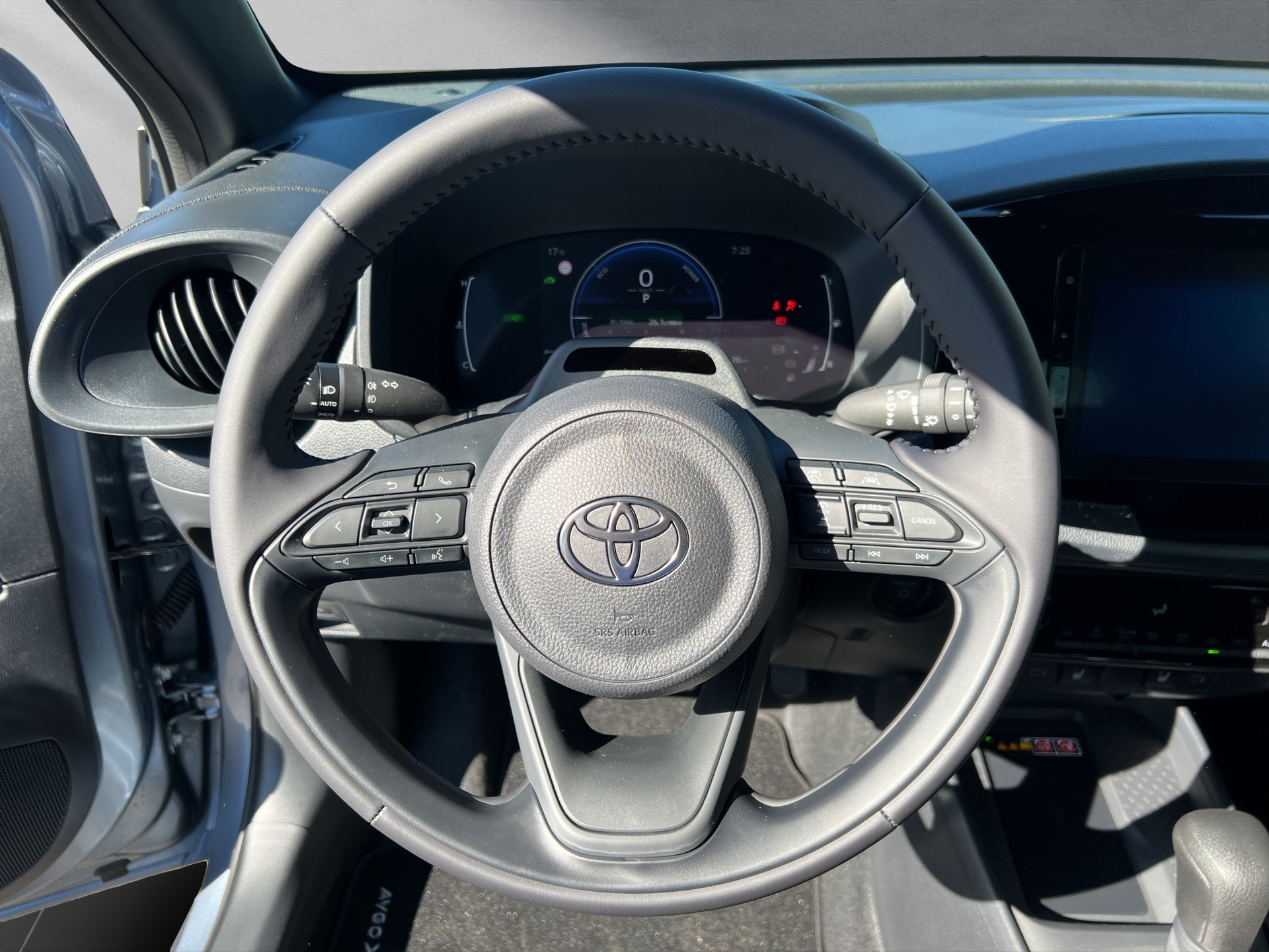 TOYOTA Aygo X 1.5 VVT-i HSD Comfort-image-8