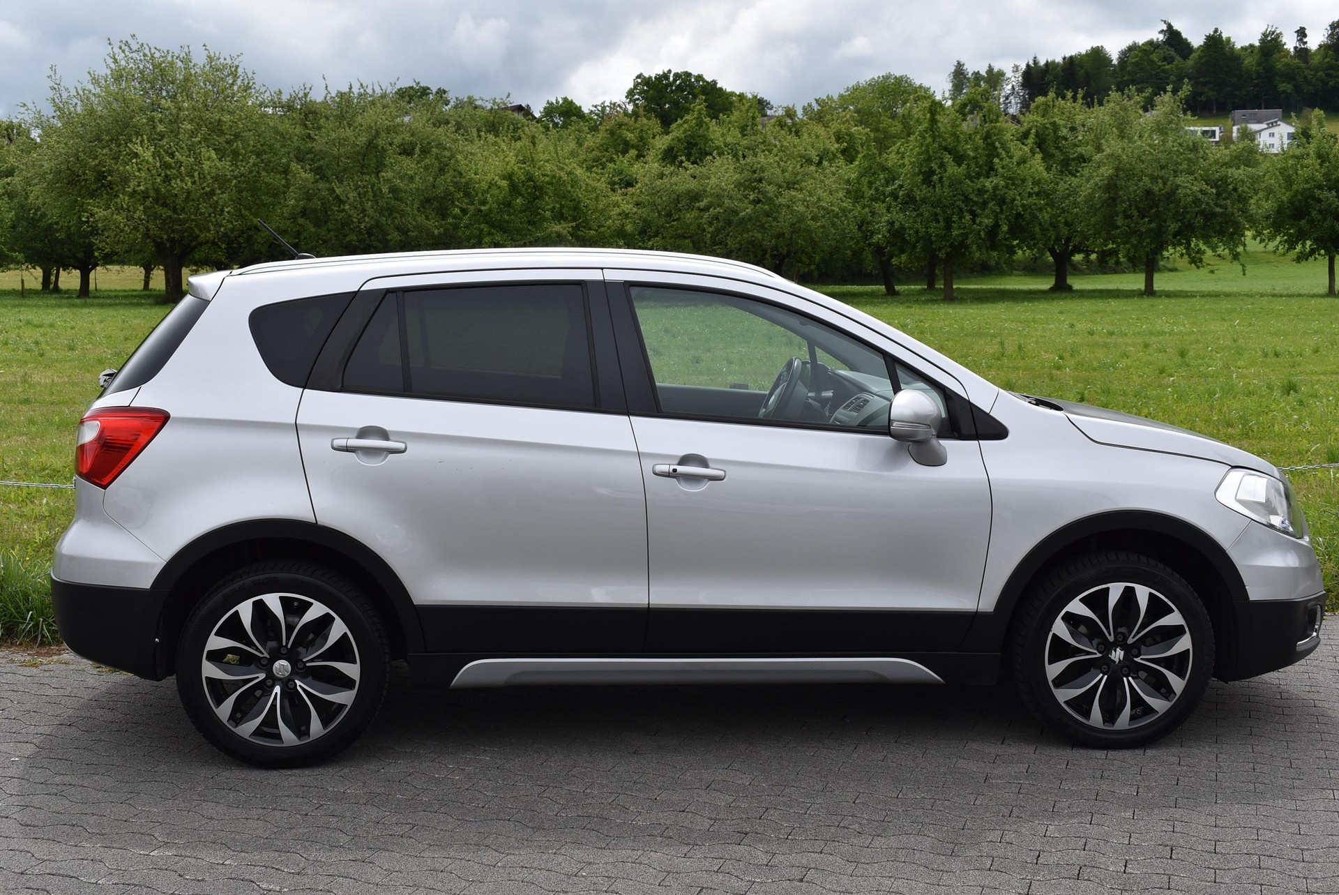 SUZUKI SX4 S-Cross 1.6 16V Sergio Cellano 4x4-image-5