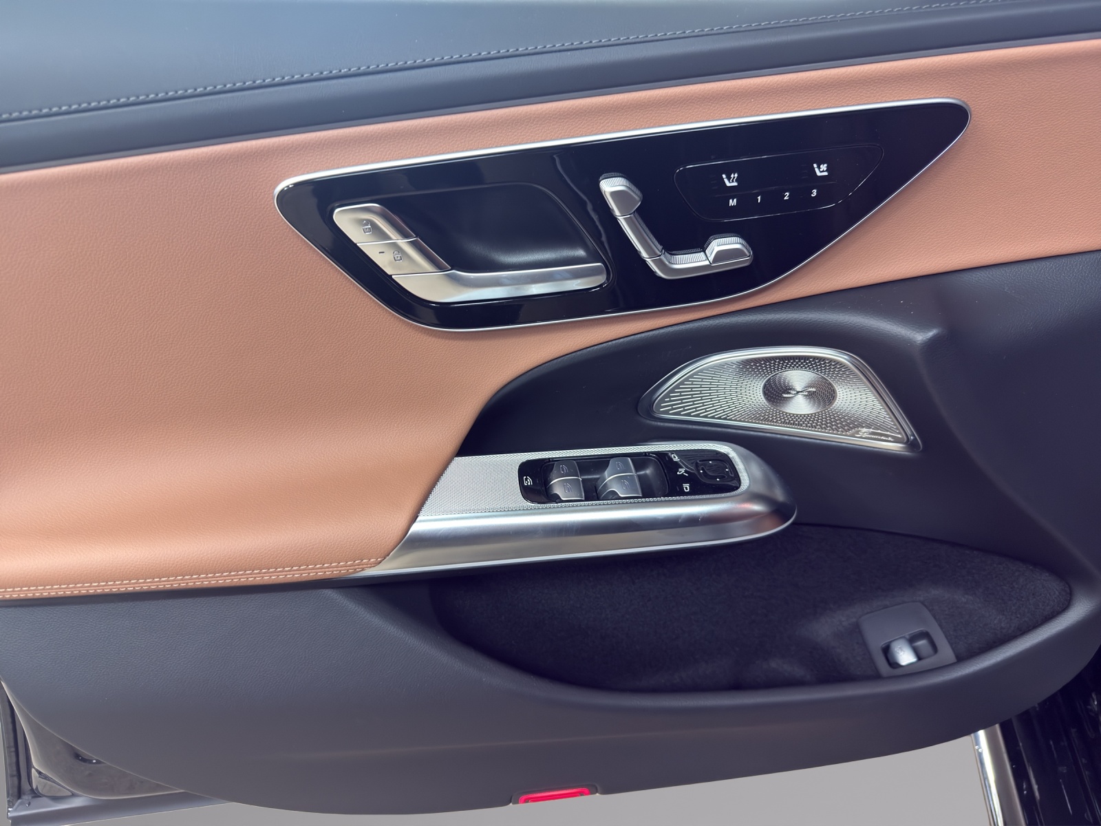 MERCEDES-BENZ E 220 d 4Matic 9G-Tronic-image-12