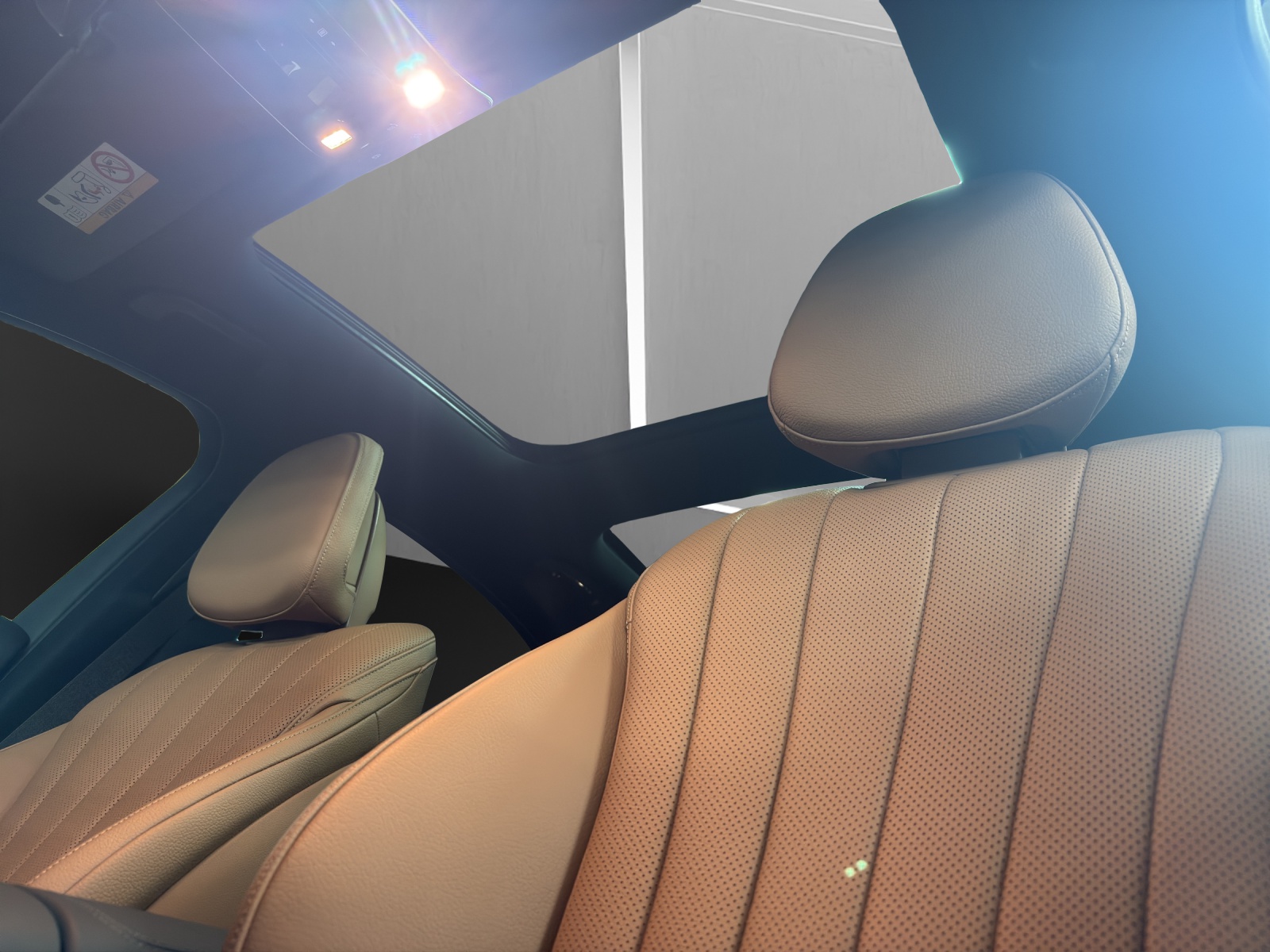 MERCEDES-BENZ E 220 d 4Matic 9G-Tronic-image-13