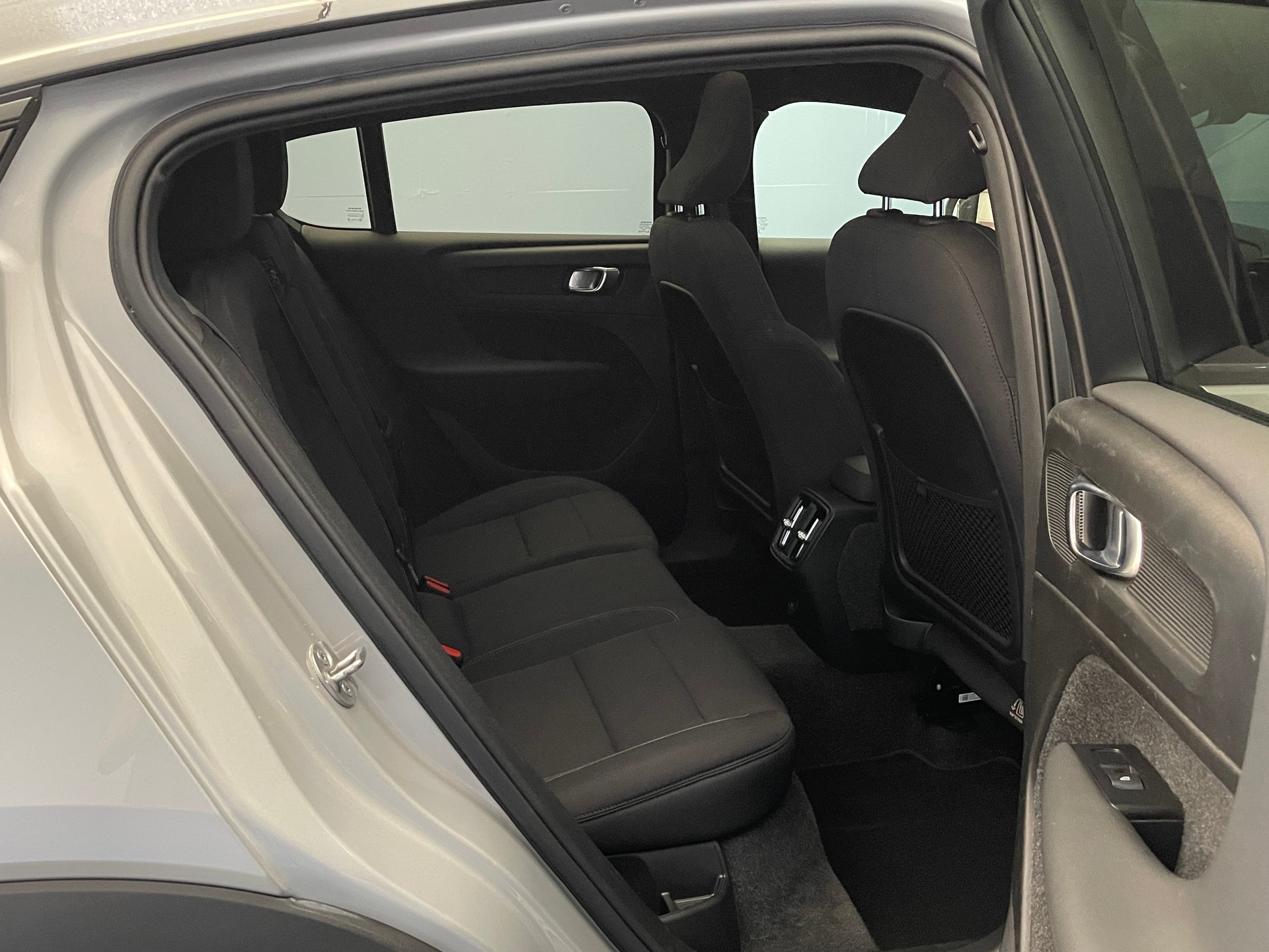 VOLVO C40 P8 Twin Recharge AWD-image-8