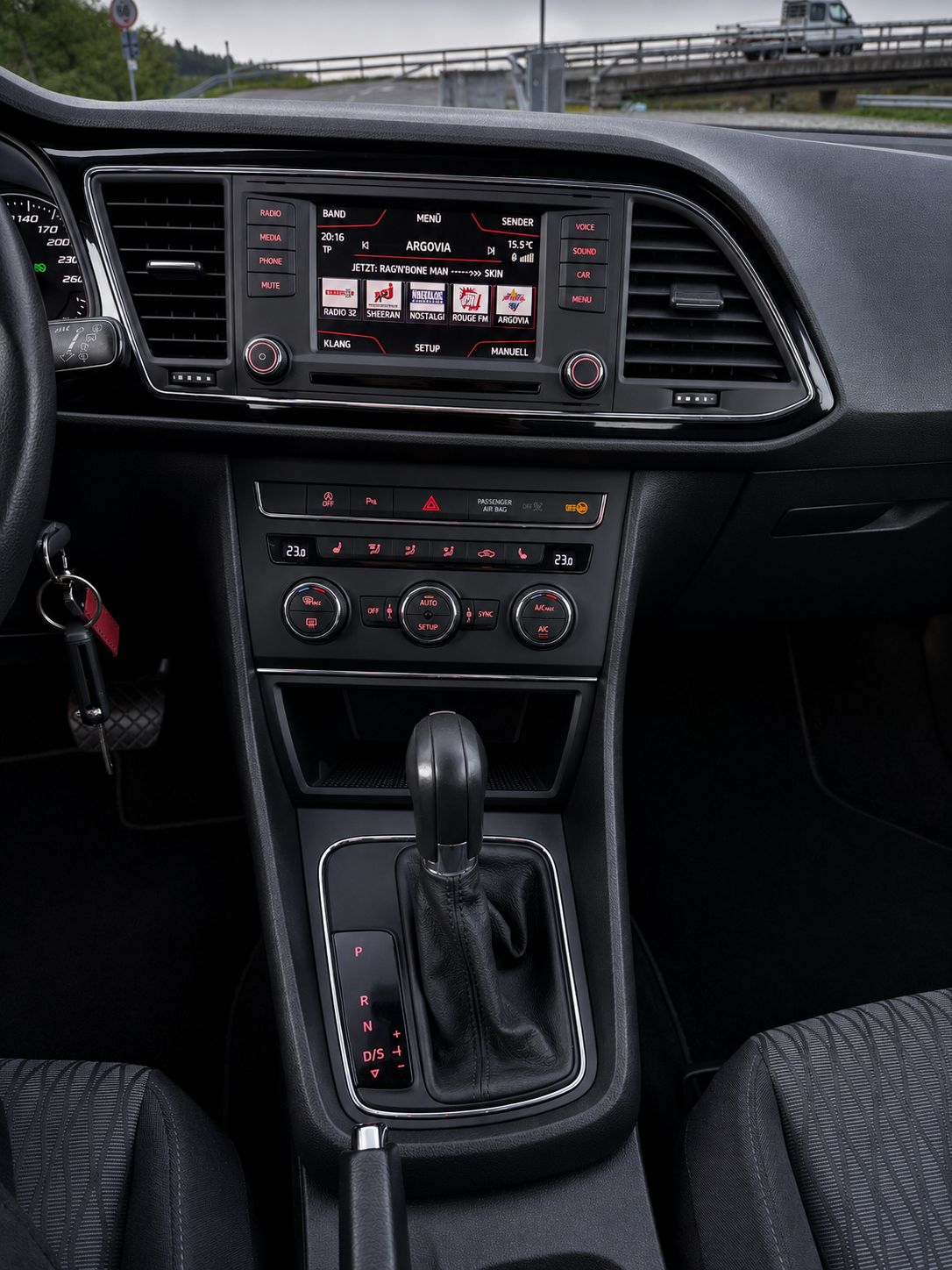 SEAT Leon 1.2 TSI Style DSG-image-4