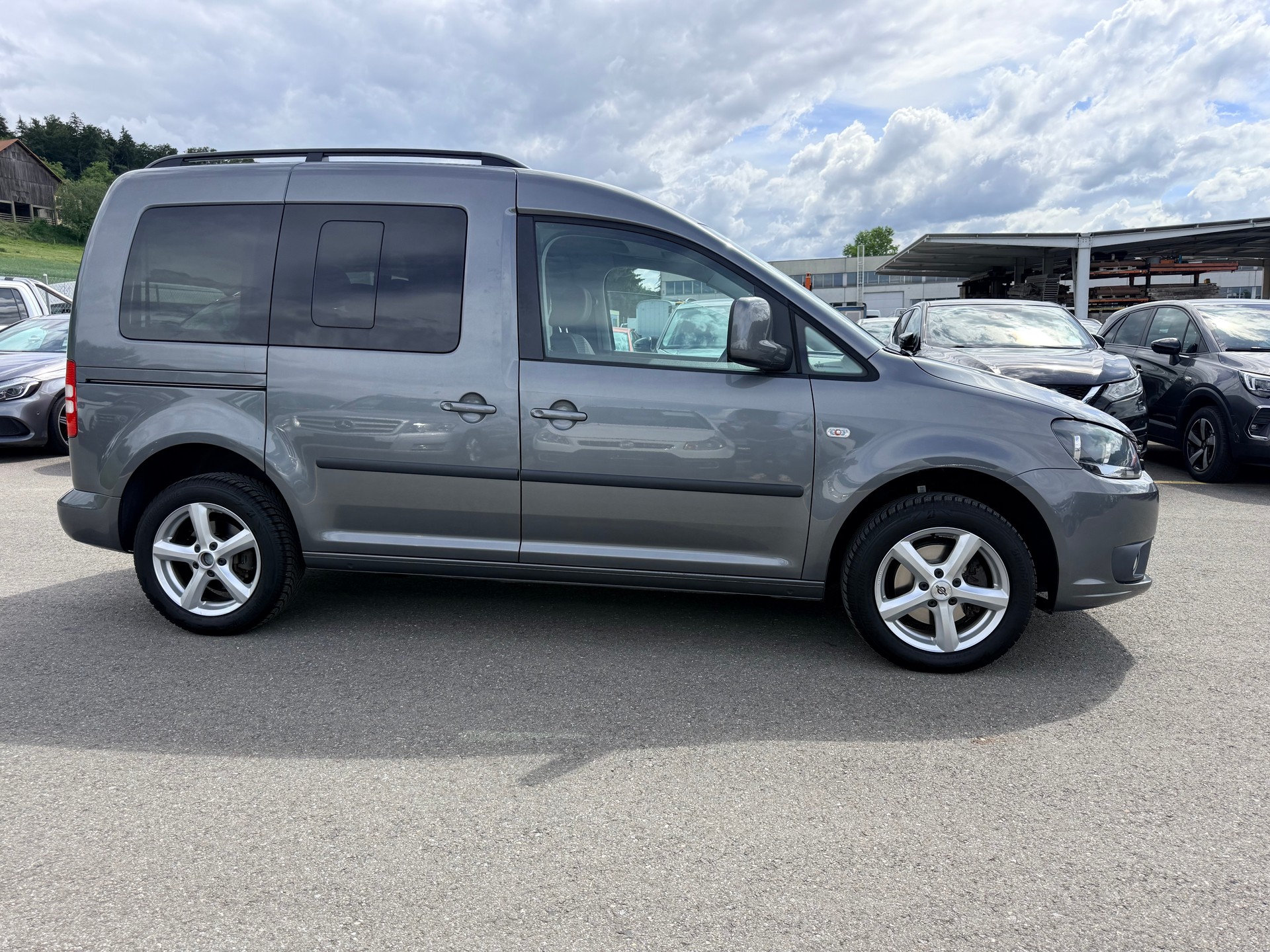 VW Caddy 1.6 TDI Blue Motion Technology Highline DSG-image-2