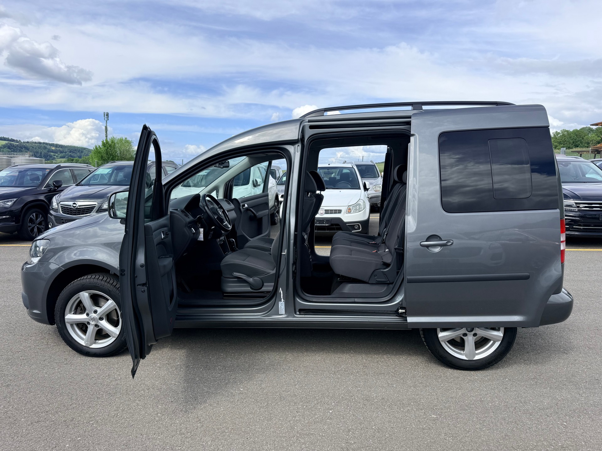 VW Caddy 1.6 TDI Blue Motion Technology Highline DSG-image-6