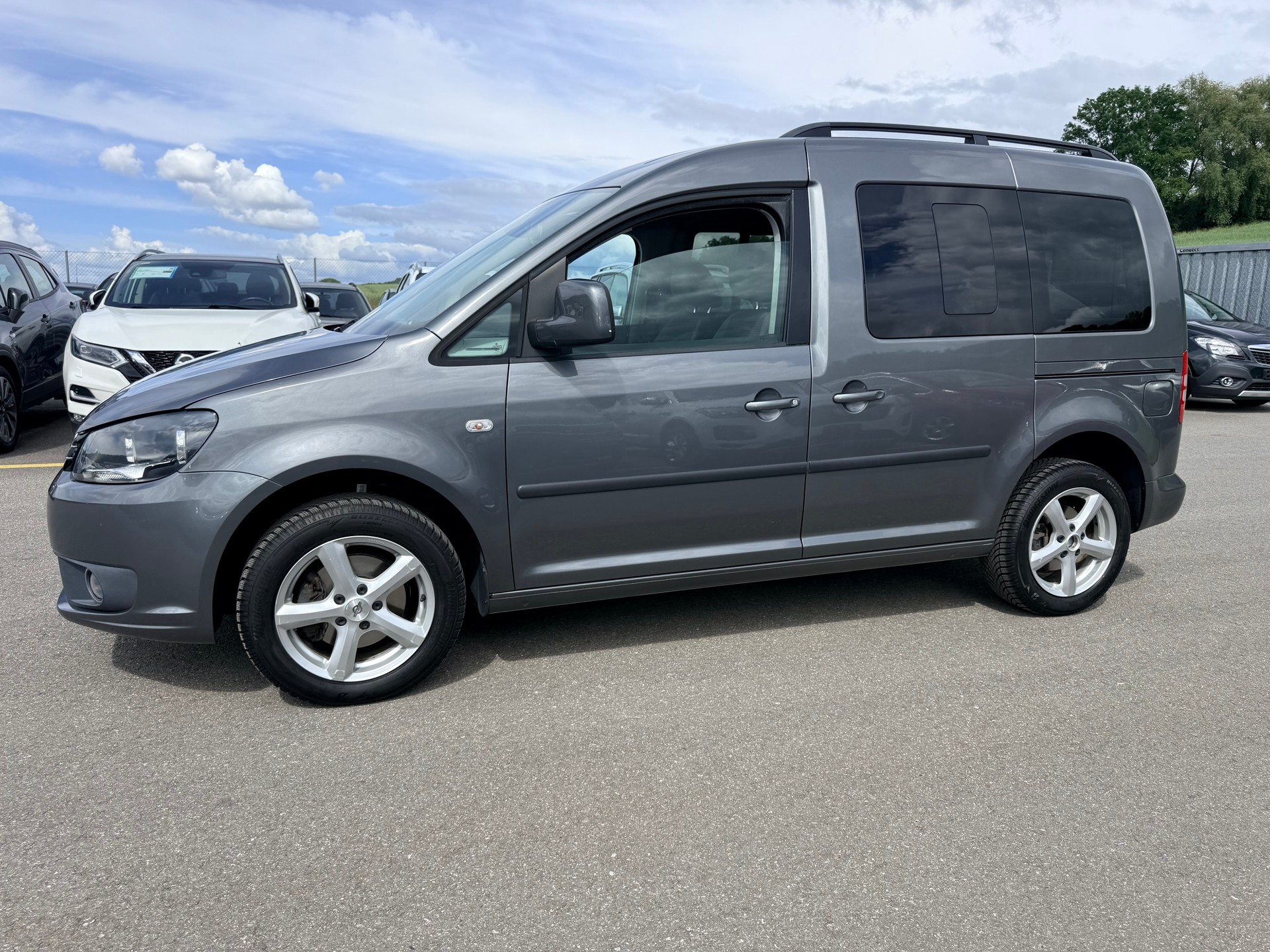 VW Caddy 1.6 TDI Blue Motion Technology Highline DSG-image-0