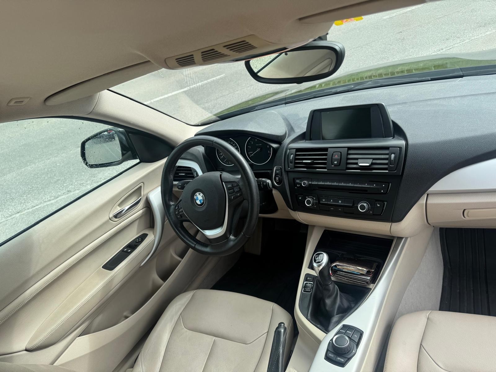 BMW 116i-image-9