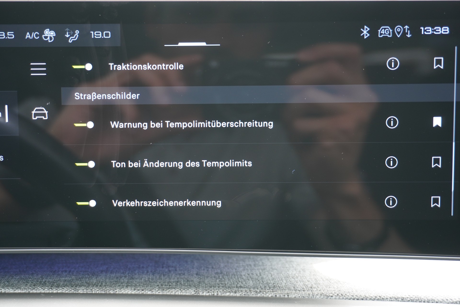 PEUGEOT 5008 145 Hybrid e-DCS6 GT 7-PLÄTZER!!!-image-29