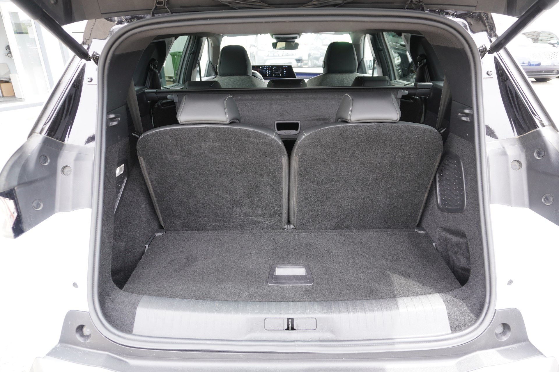 PEUGEOT 5008 145 Hybrid e-DCS6 GT 7-PLÄTZER!!!-image-9