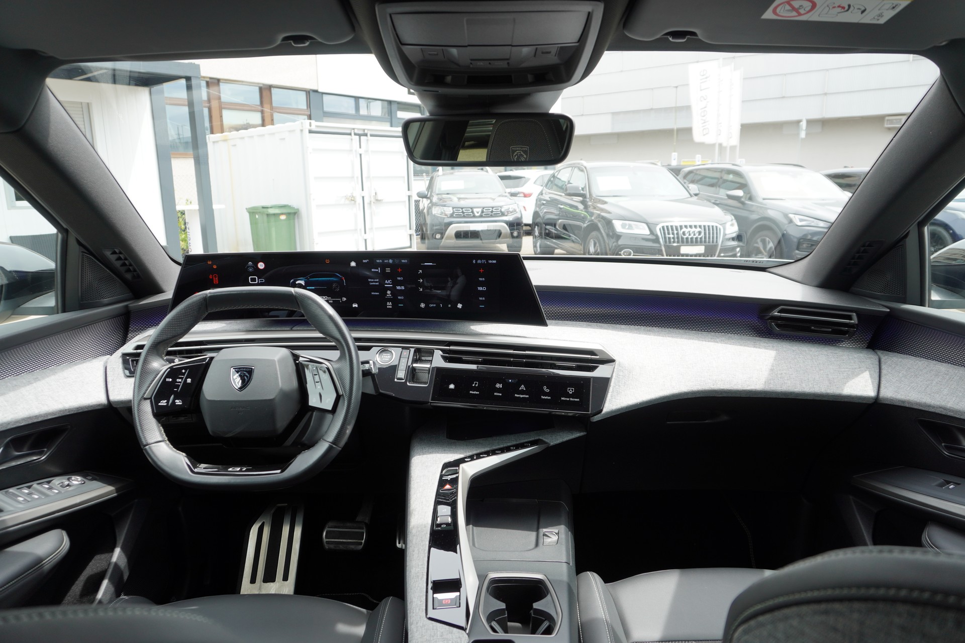 PEUGEOT 5008 145 Hybrid e-DCS6 GT 7-PLÄTZER!!!-image-16