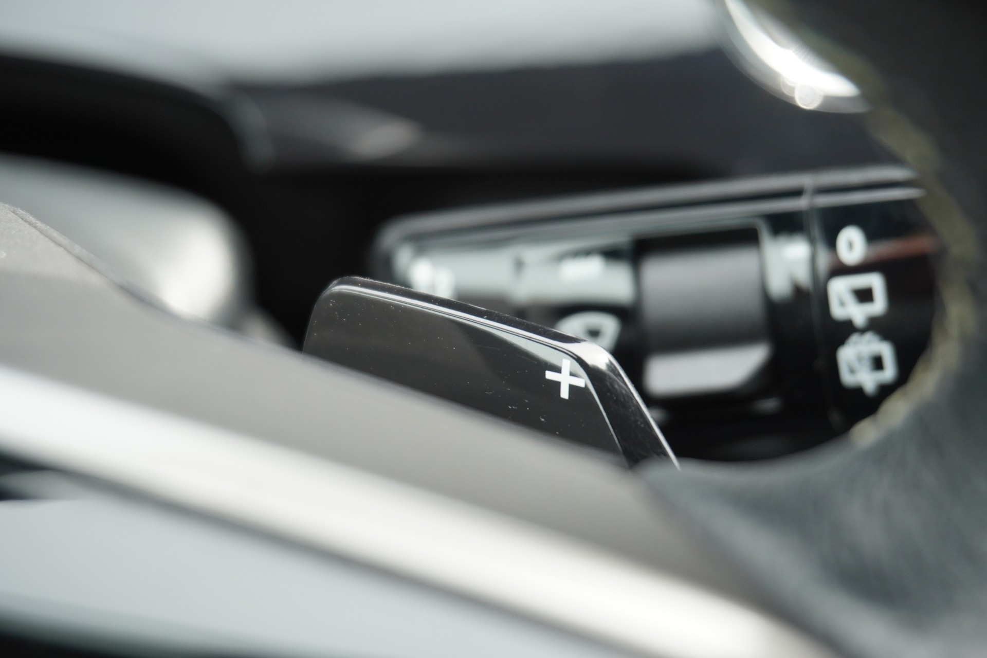 PEUGEOT 5008 145 Hybrid e-DCS6 GT 7-PLÄTZER!!!-image-33