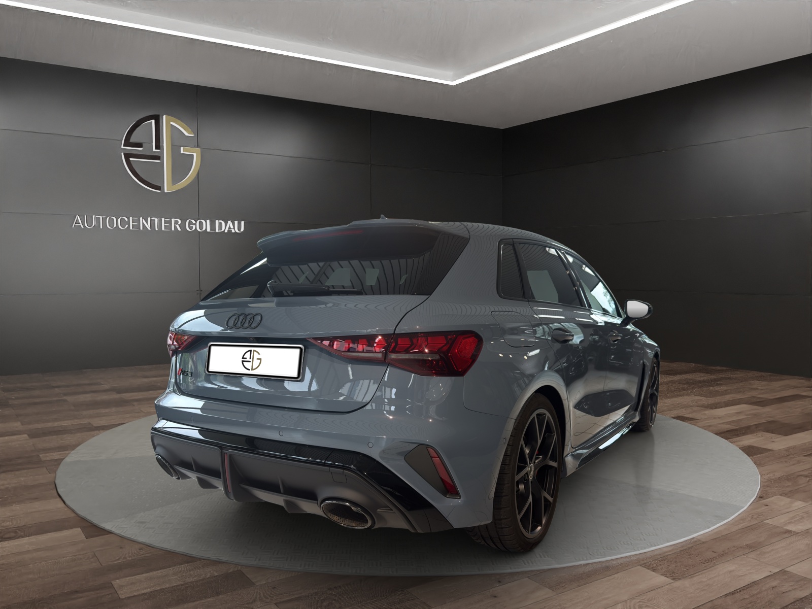 AUDI RS3 Sportback 2.5 TSI quattro S-tronic Werksgarantie bis 04/2030-image-3