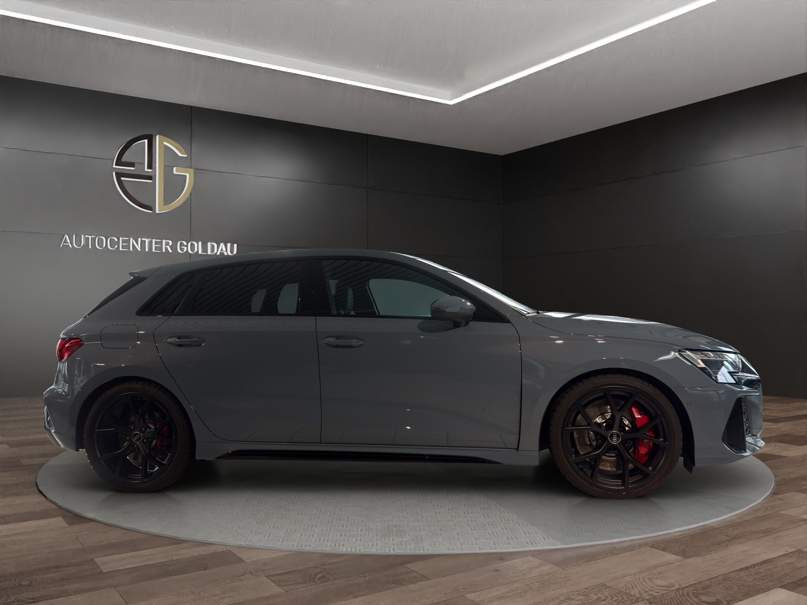 AUDI RS3 Sportback 2.5 TSI quattro S-tronic Werksgarantie bis 04/2030-image-4