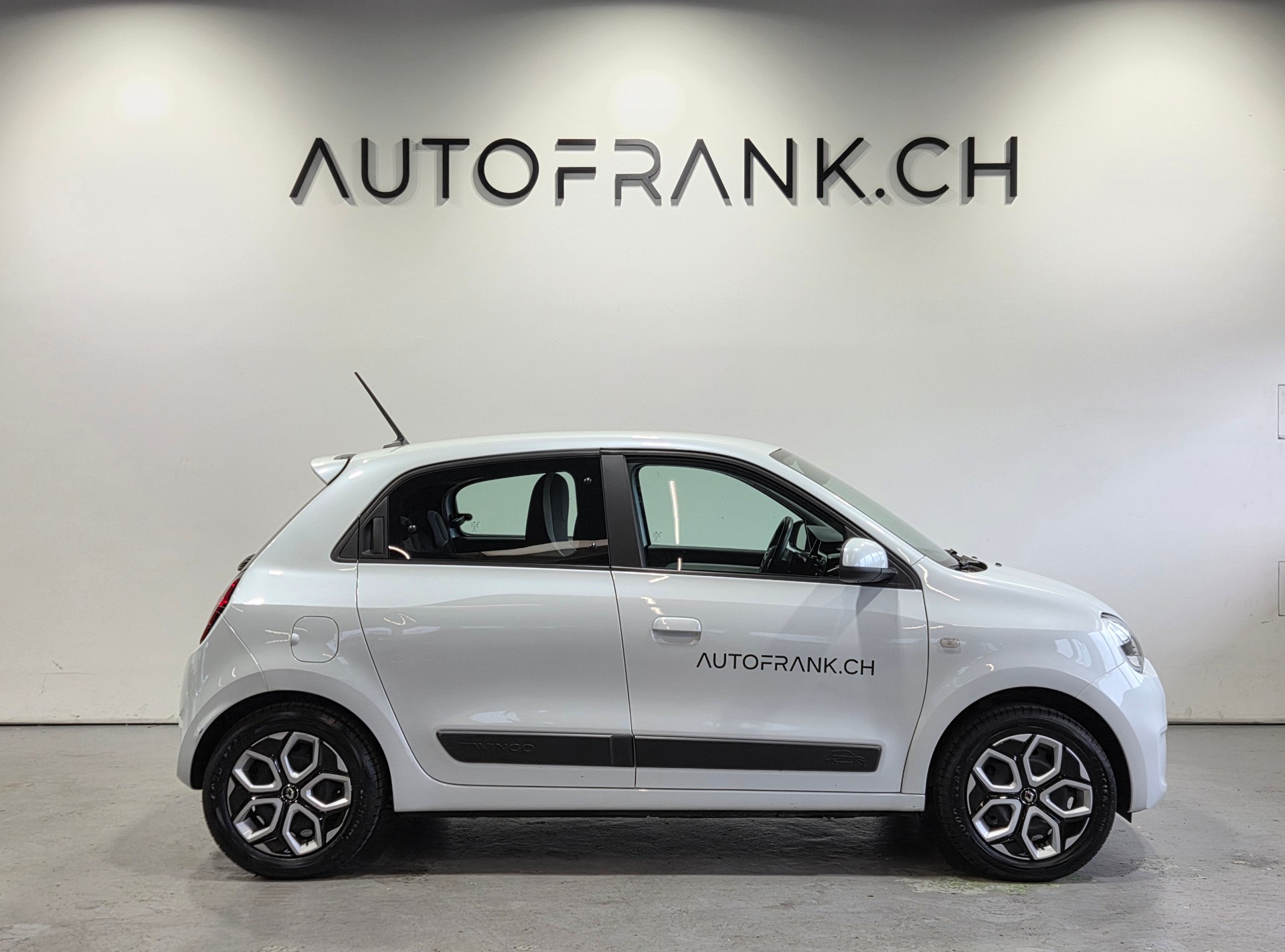 RENAULT Twingo 0.9 TCe 95 Zen-image-1