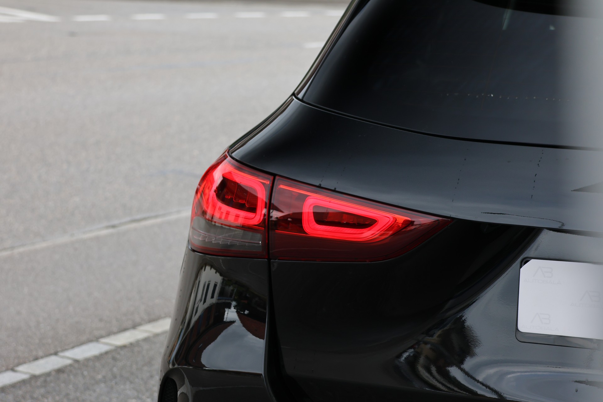 MERCEDES-BENZ GLA 45 S AMG 4Matic+ 8G-Speedshift DCT (CH) MSI+-image-5
