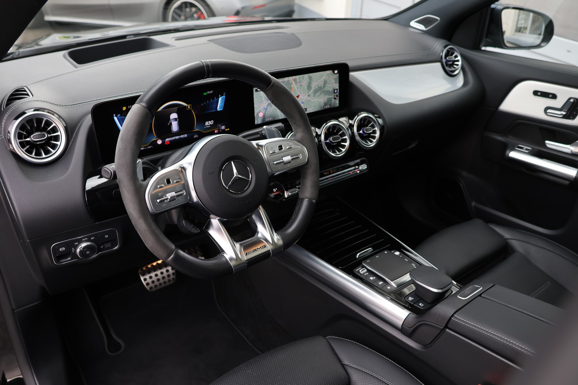 MERCEDES-BENZ GLA 45 S AMG 4Matic+ 8G-Speedshift DCT (CH) MSI+-image-10