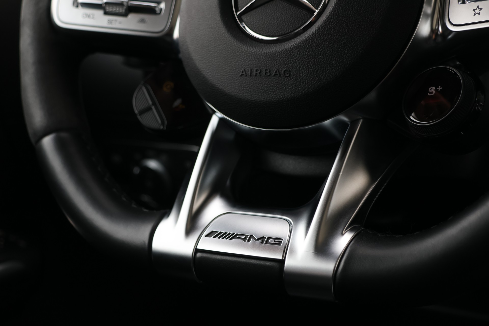 MERCEDES-BENZ GLA 45 S AMG 4Matic+ 8G-Speedshift DCT (CH) MSI+-image-18