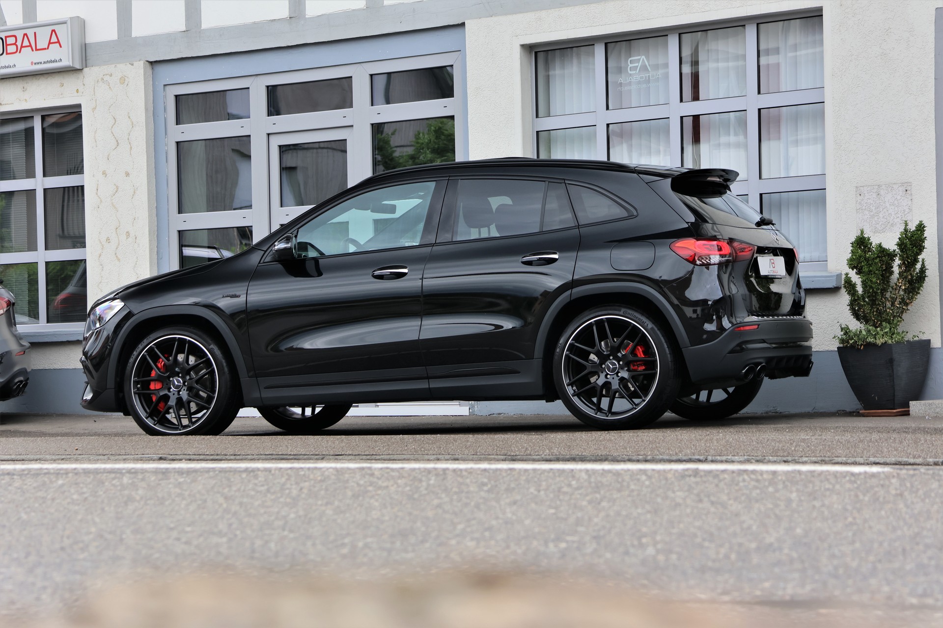 MERCEDES-BENZ GLA 45 S AMG 4Matic+ 8G-Speedshift DCT (CH) MSI+-image-3