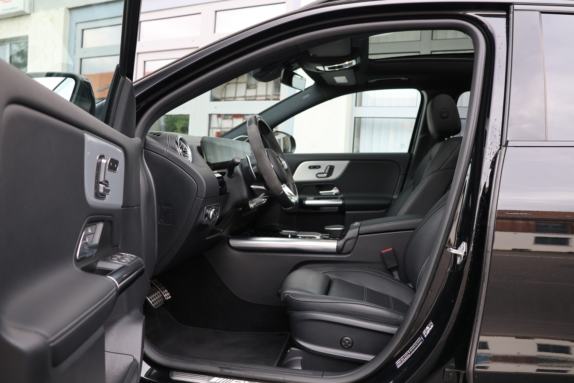 MERCEDES-BENZ GLA 45 S AMG 4Matic+ 8G-Speedshift DCT (CH) MSI+-image-9