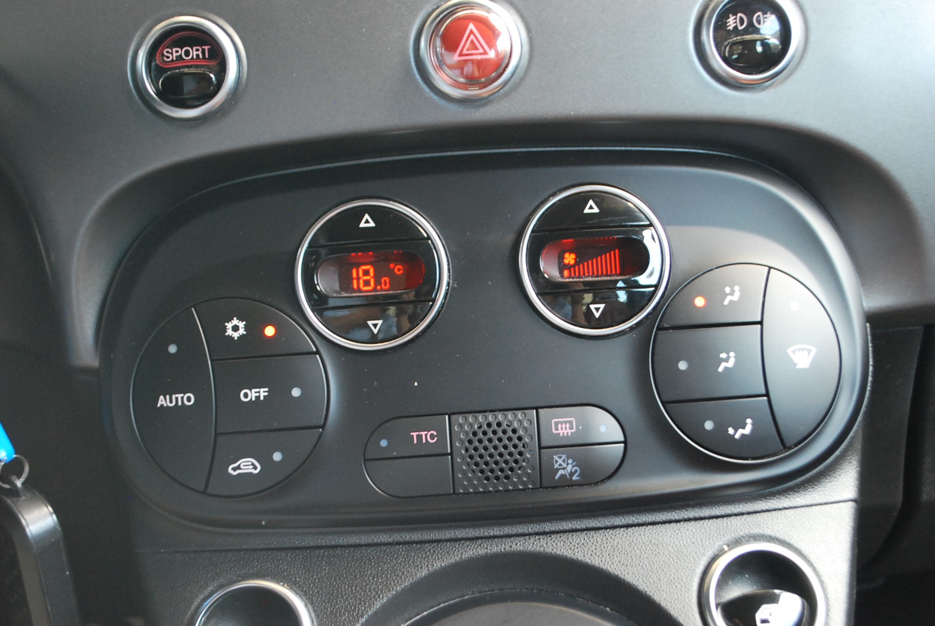 FIAT 595 1.4 16V Turbo Abarth Turismo Dualogic-image-14