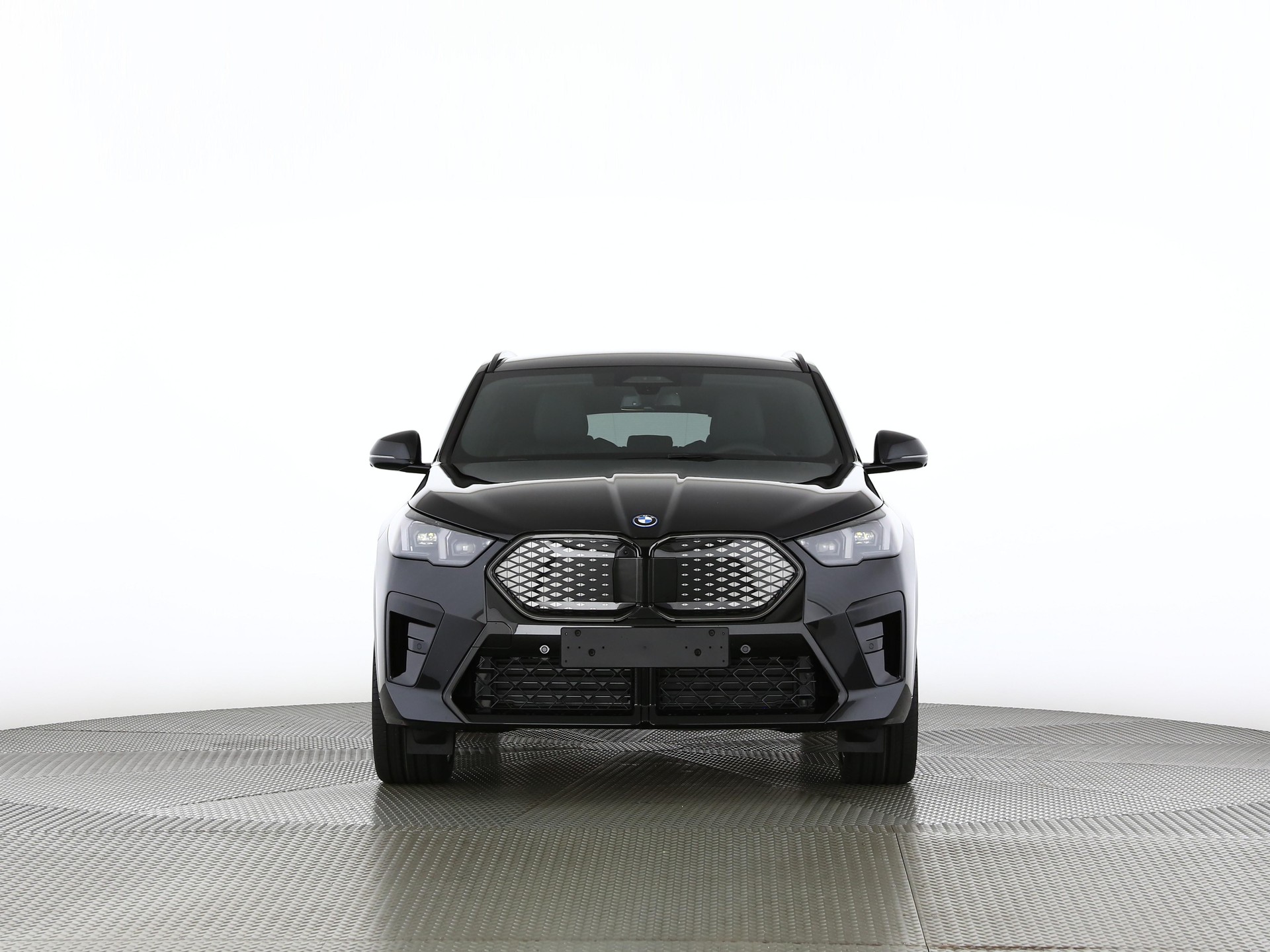BMW iX2 30 xDrive-image-4