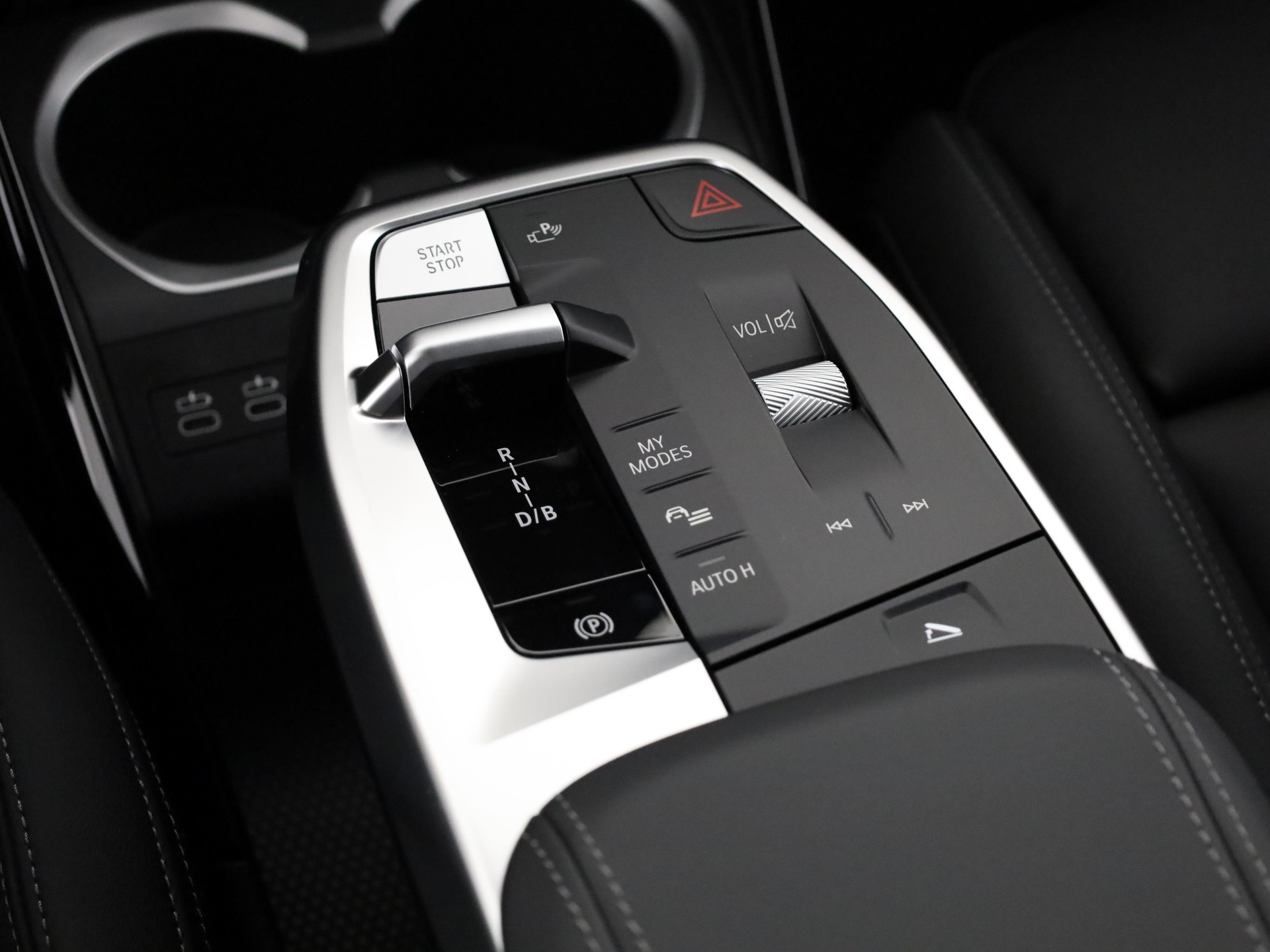 BMW iX2 30 xDrive-image-19