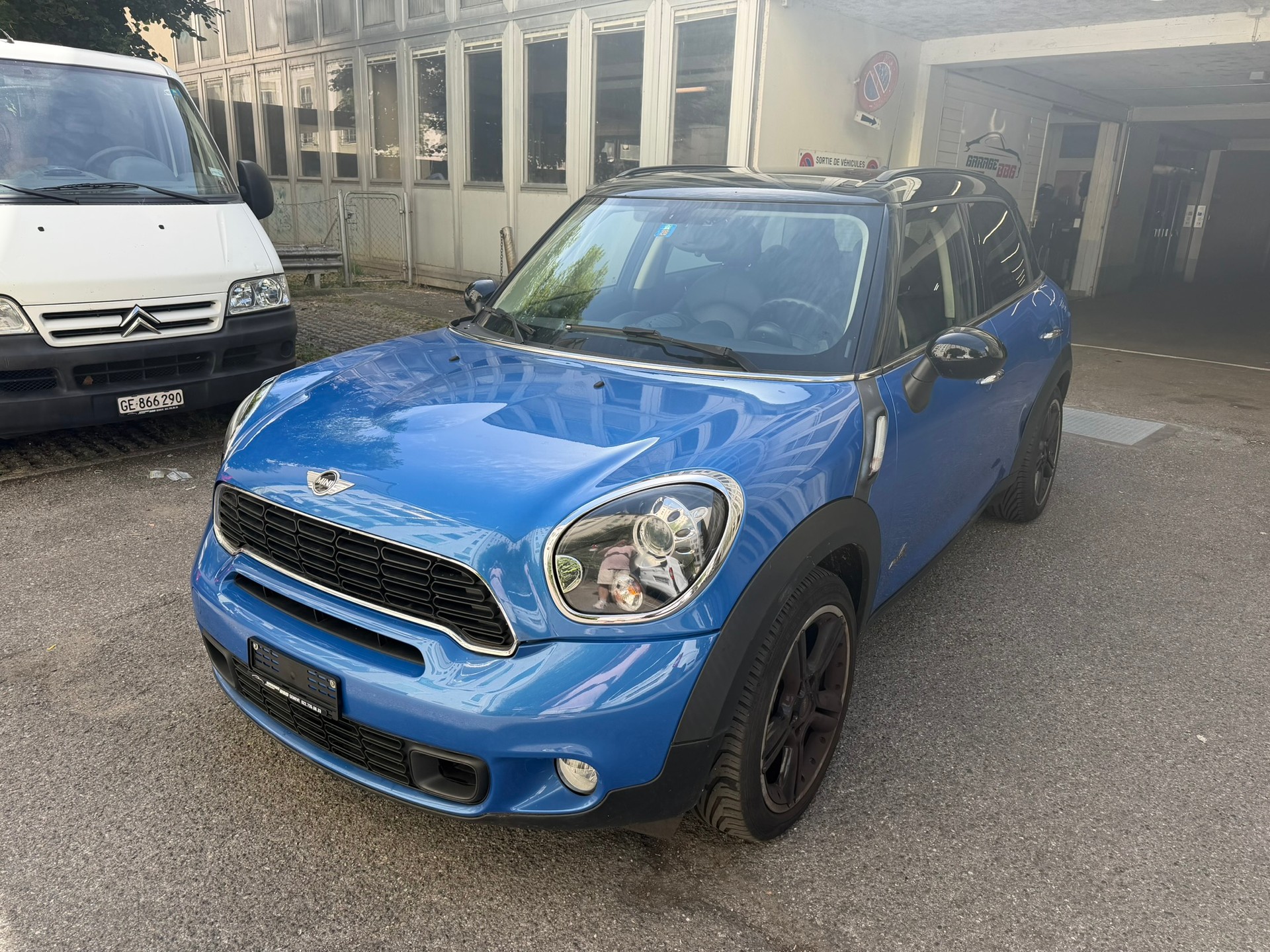 MINI Countryman Cooper S ALL4 Steptronic Snowhill-image-0