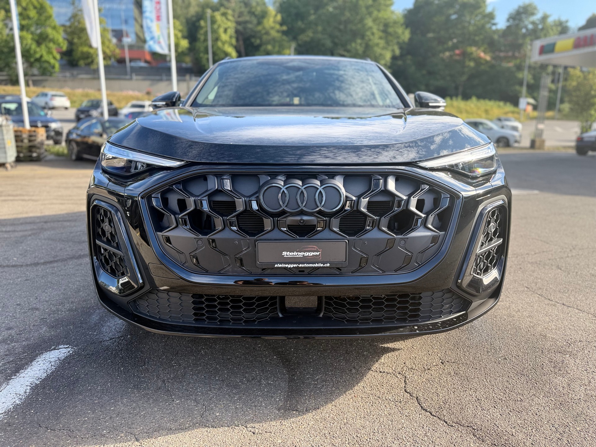 AUDI SQ5 TFSI quattro S-tronic ° Edition One ° All Black °-showroom-element-3