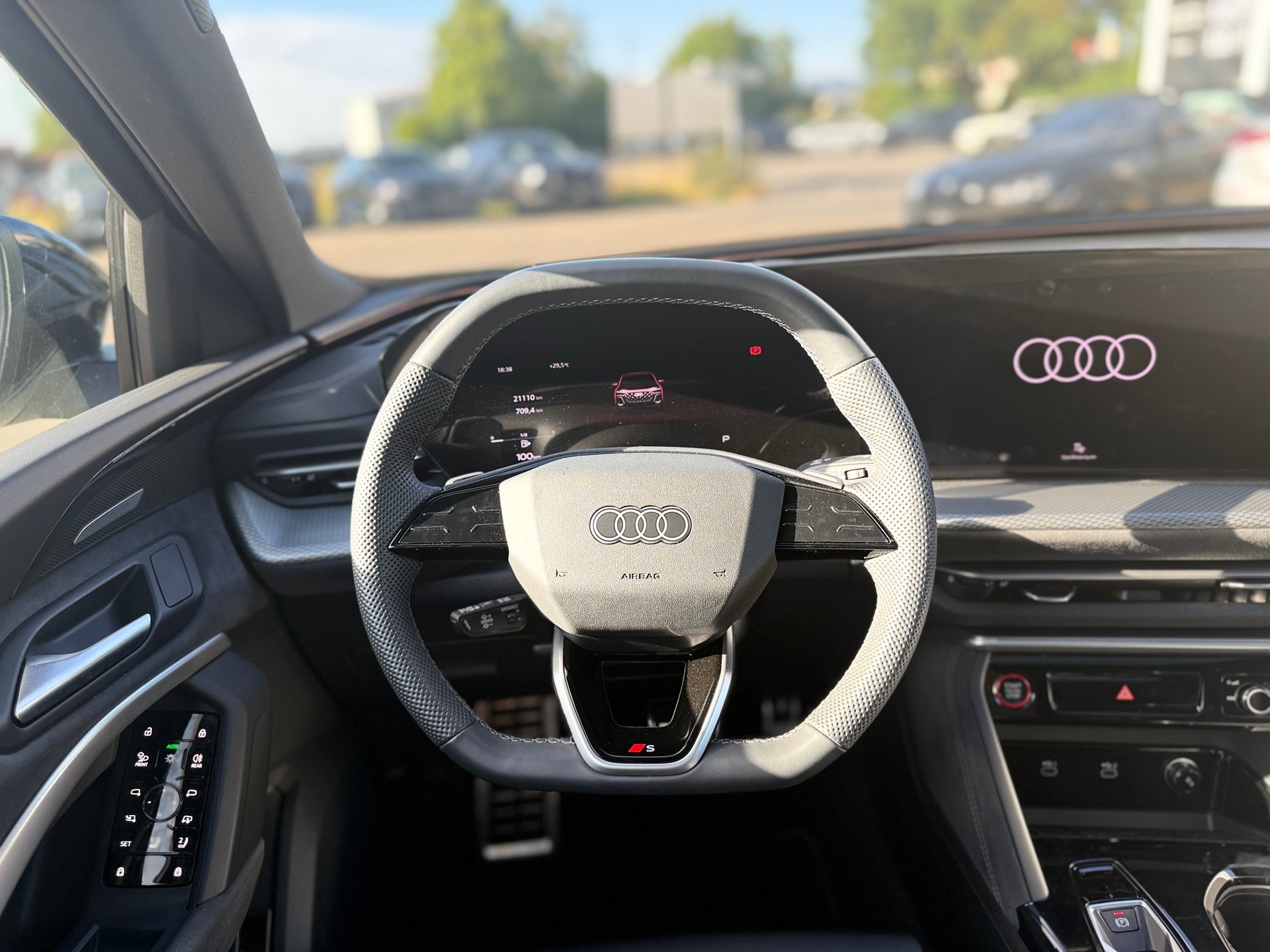 AUDI SQ5 TFSI quattro S-tronic ° Edition One ° All Black °-image-17