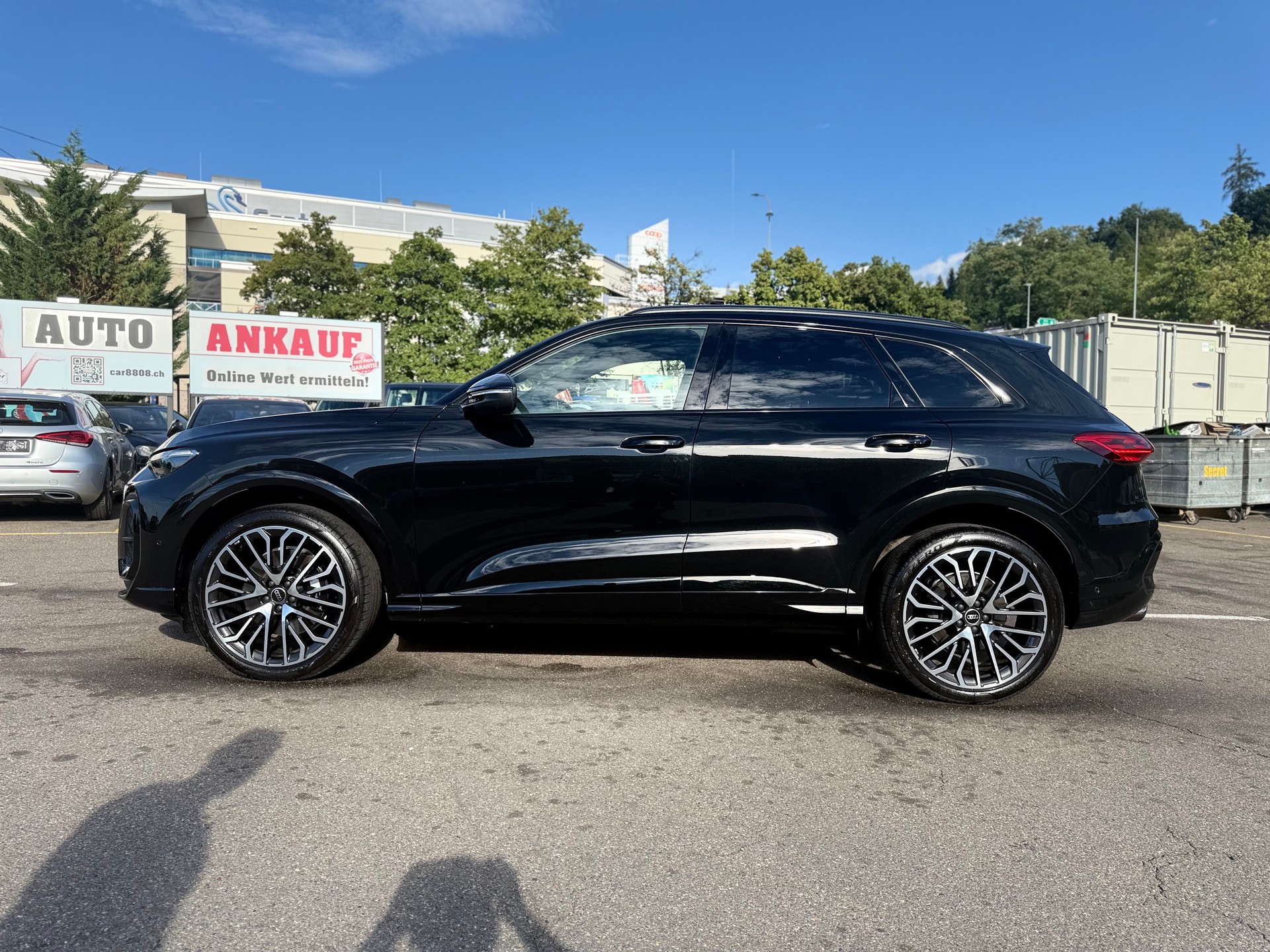 AUDI SQ5 TFSI quattro S-tronic ° Edition One ° All Black °-image-6