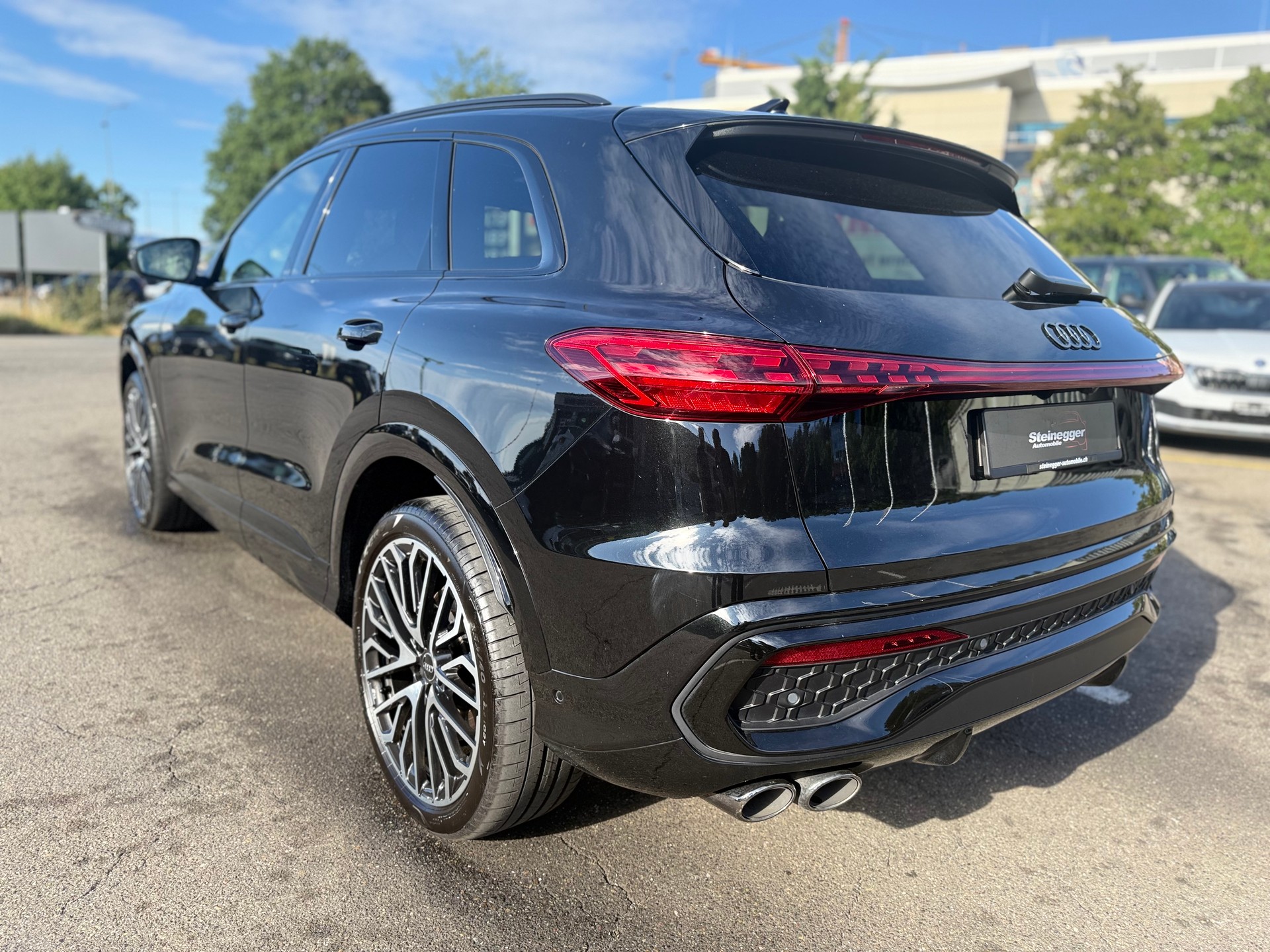 AUDI SQ5 TFSI quattro S-tronic ° Edition One ° All Black °-image-7
