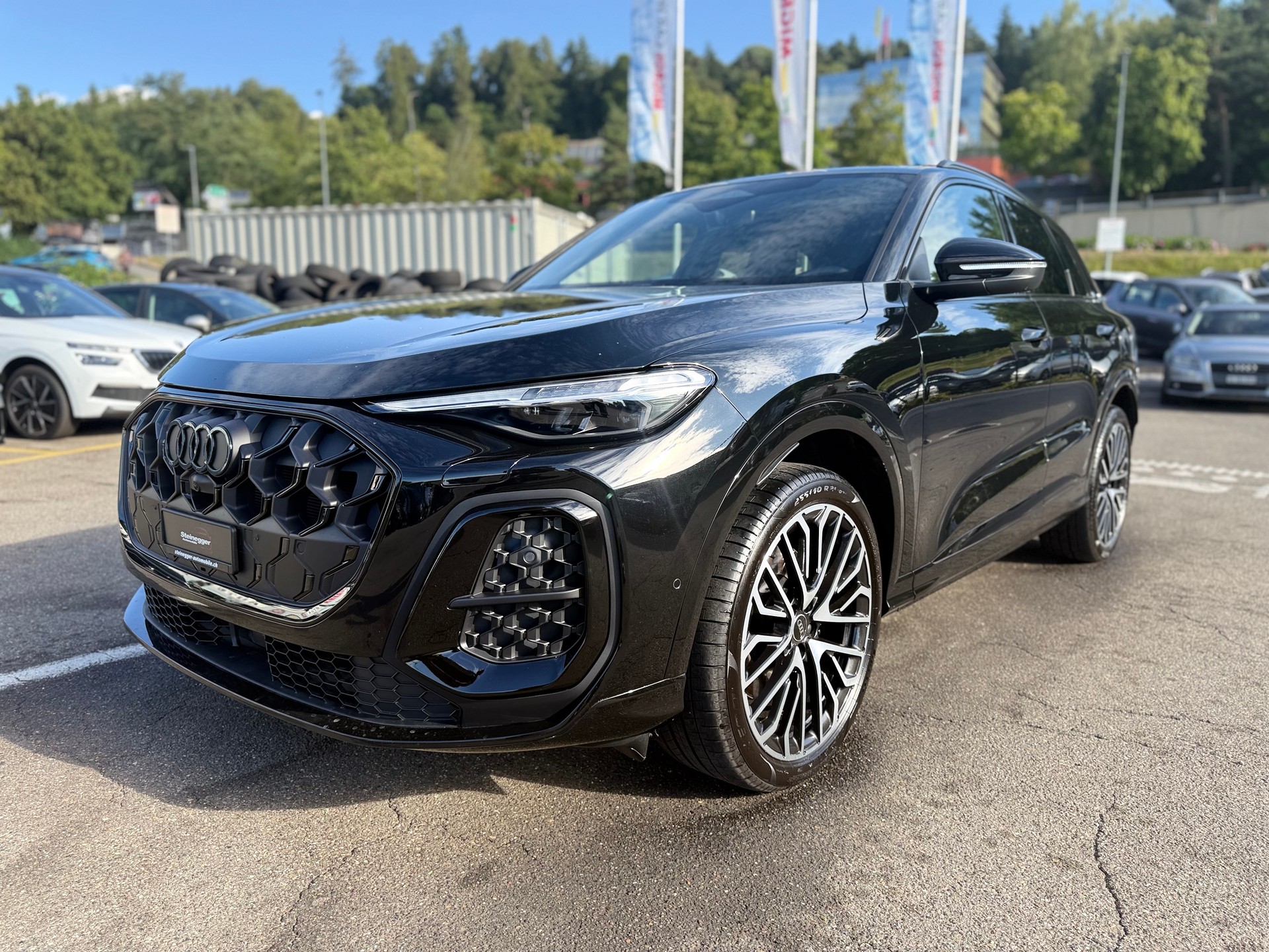 AUDI SQ5 TFSI quattro S-tronic ° Edition One ° All Black °-image-5