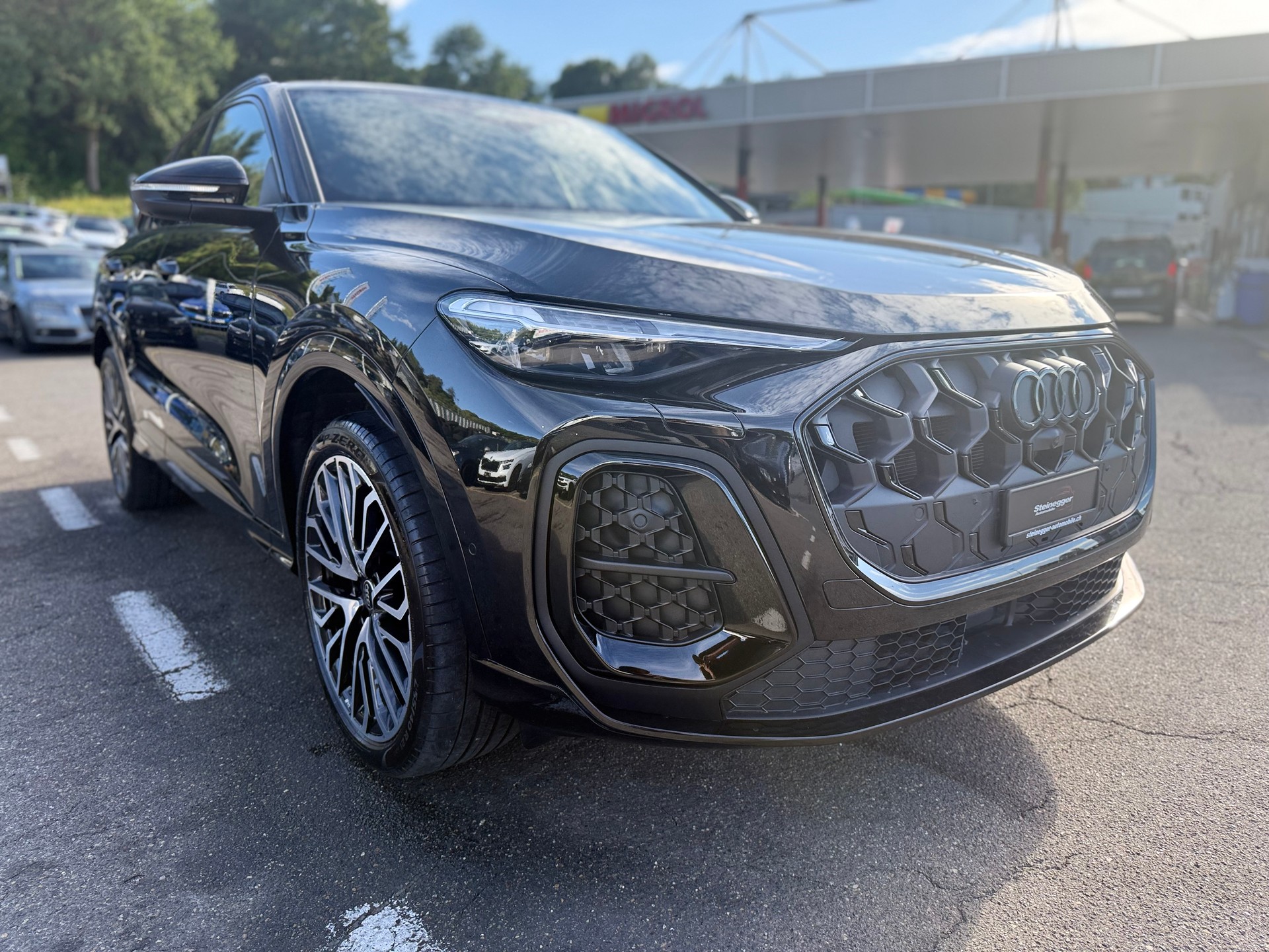 AUDI SQ5 TFSI quattro S-tronic ° Edition One ° All Black °-showroom-element-1