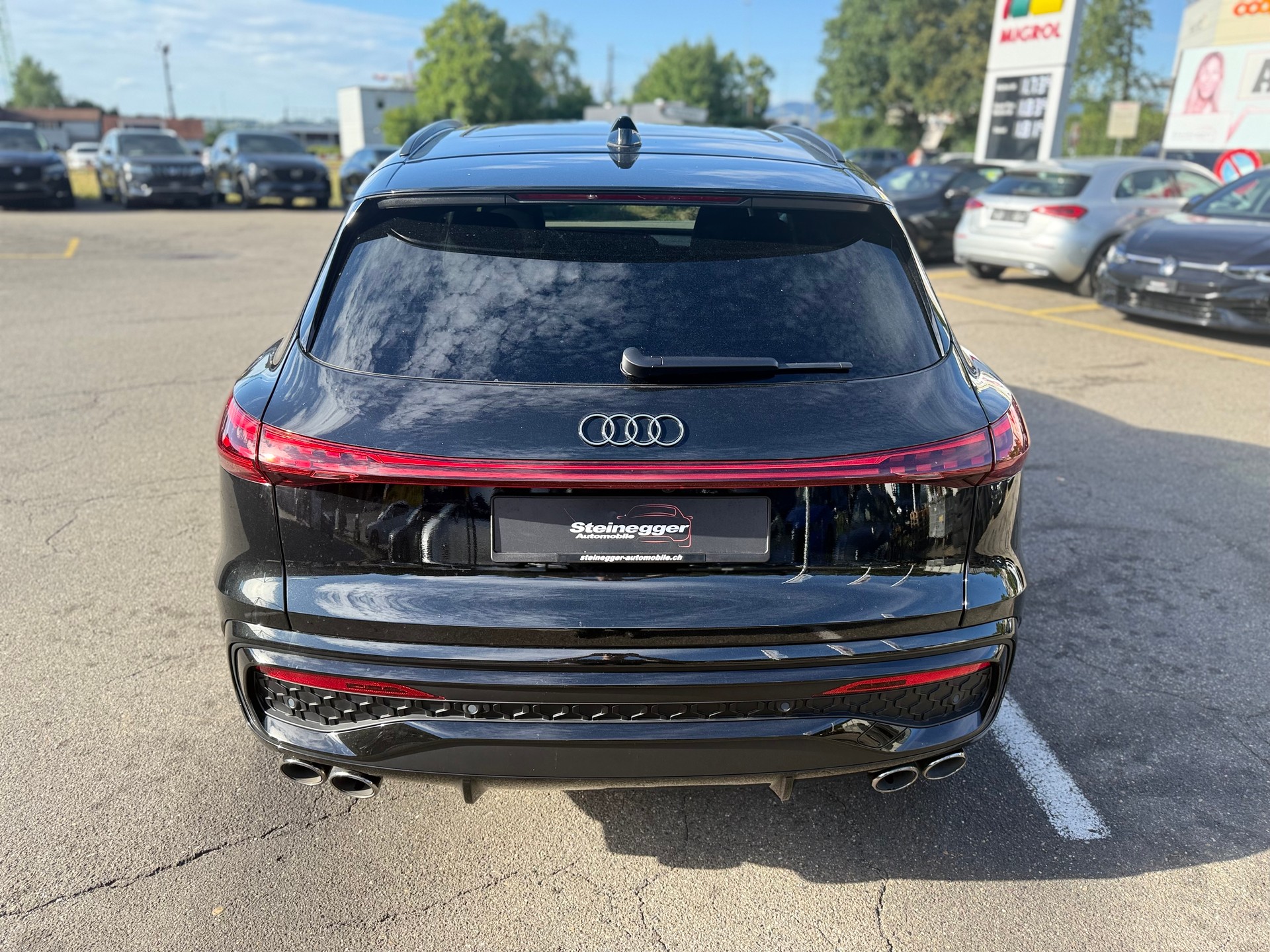 AUDI SQ5 TFSI quattro S-tronic ° Edition One ° All Black °-image-8