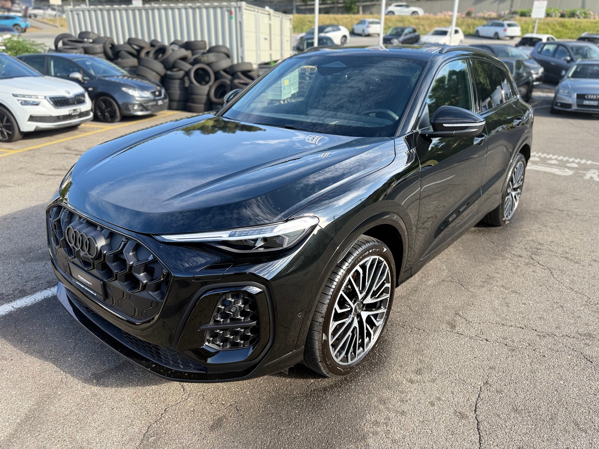 AUDI SQ5 TFSI quattro S-tronic ° Edition One ° All Black °-image-4