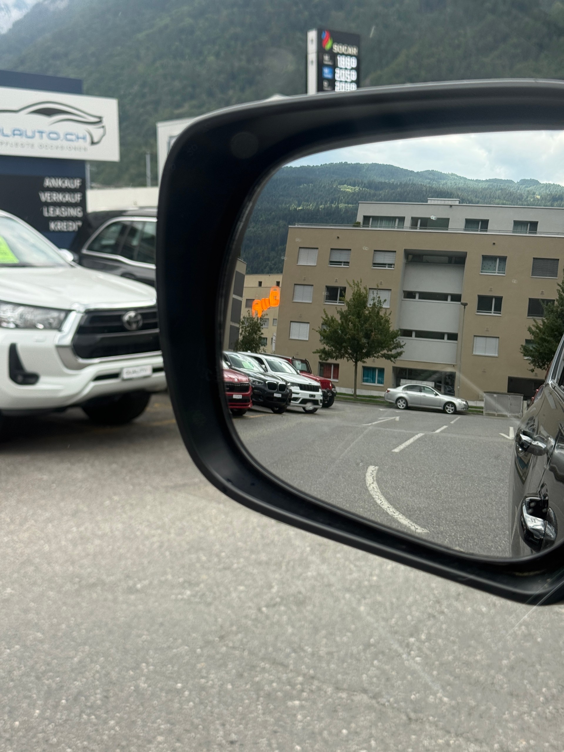 TOYOTA Land Cruiser 2.8TD Premium Automatic *CH-FZ* STANDHEIZUNG * LEDER * 201 PS 500 NM*-image-29
