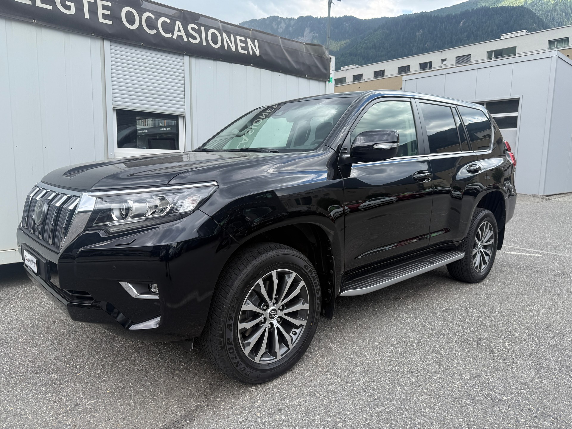 TOYOTA Land Cruiser 2.8TD Premium Automatic *CH-FZ* STANDHEIZUNG * LEDER * 201 PS 500 NM*-image-9