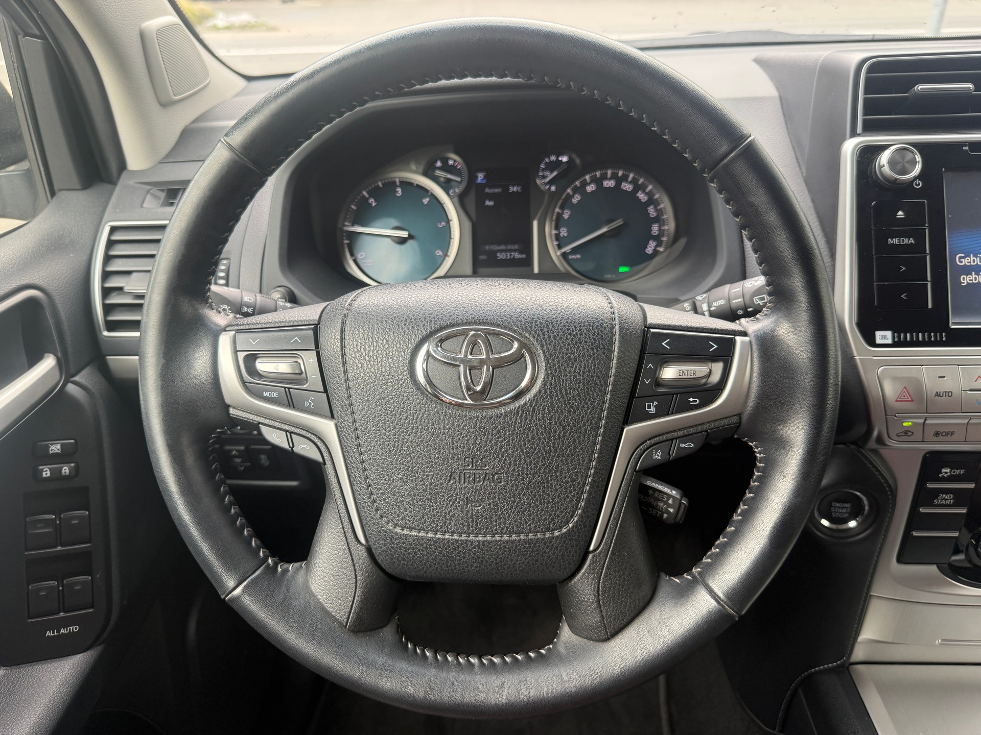 TOYOTA Land Cruiser 2.8TD Premium Automatic *CH-FZ* STANDHEIZUNG * LEDER * 201 PS 500 NM*-image-16