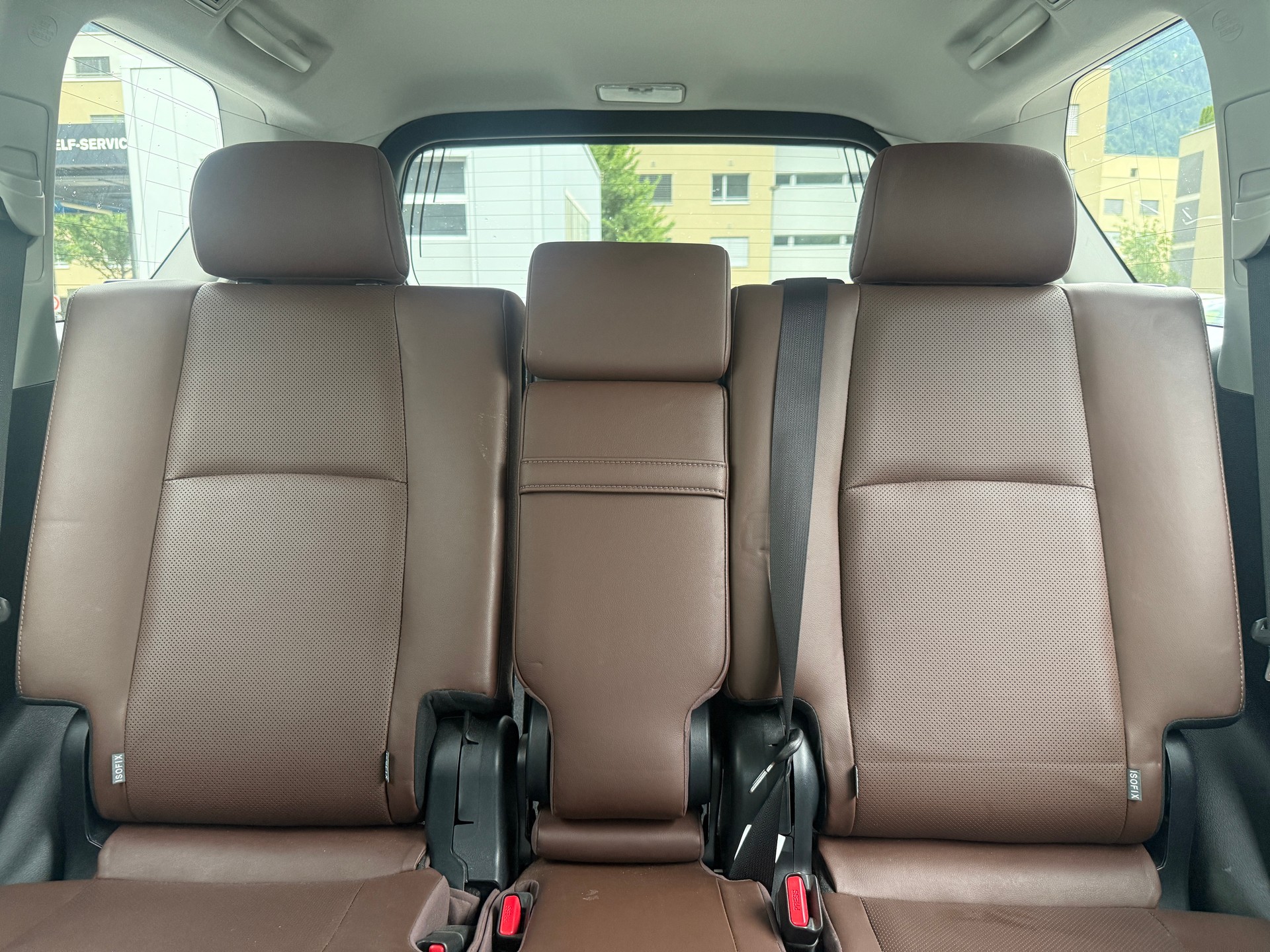 TOYOTA Land Cruiser 2.8TD Premium Automatic *CH-FZ* STANDHEIZUNG * LEDER * 201 PS 500 NM*-image-19