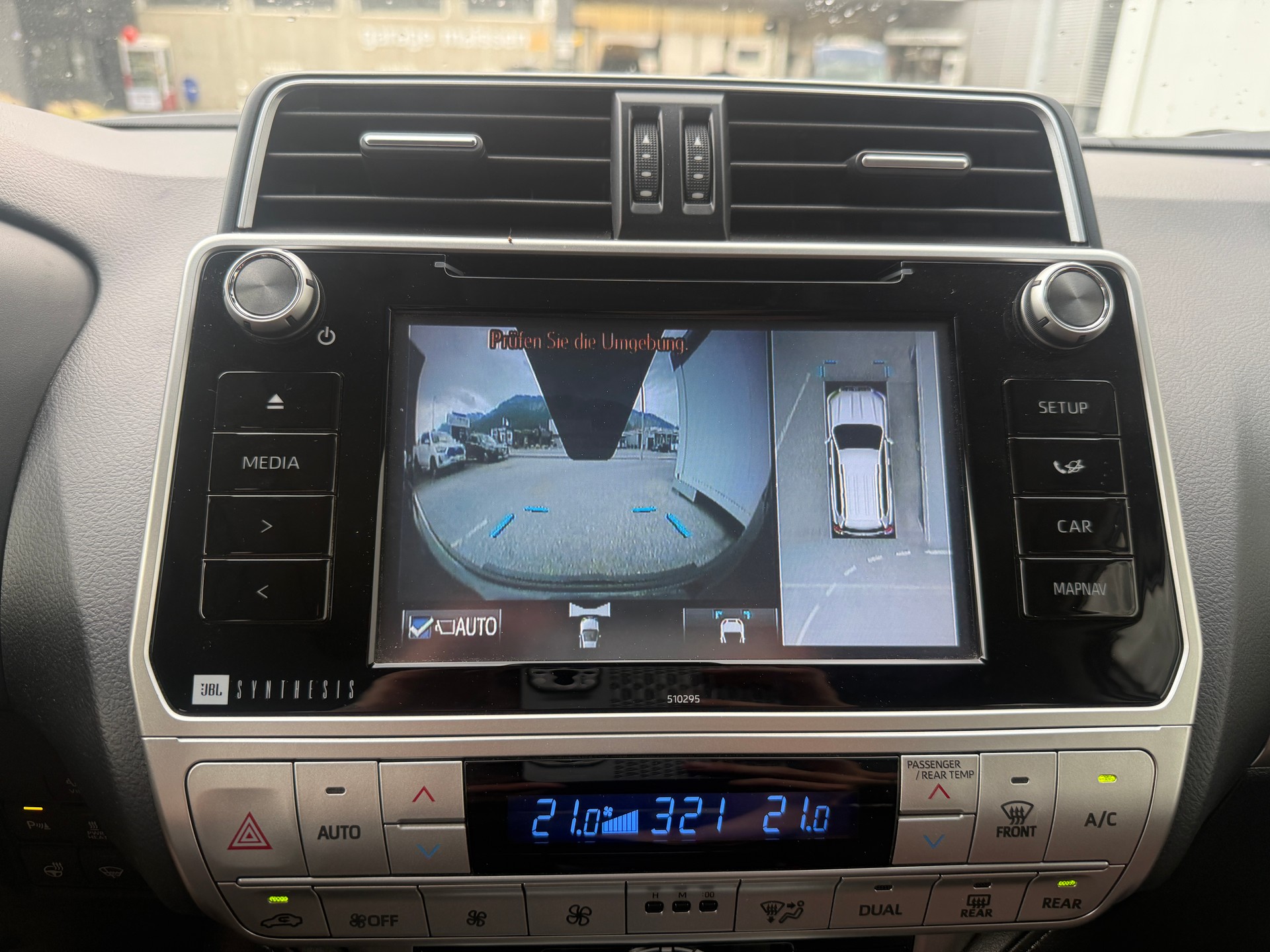 TOYOTA Land Cruiser 2.8TD Premium Automatic *CH-FZ* STANDHEIZUNG * LEDER * 201 PS 500 NM*-image-22