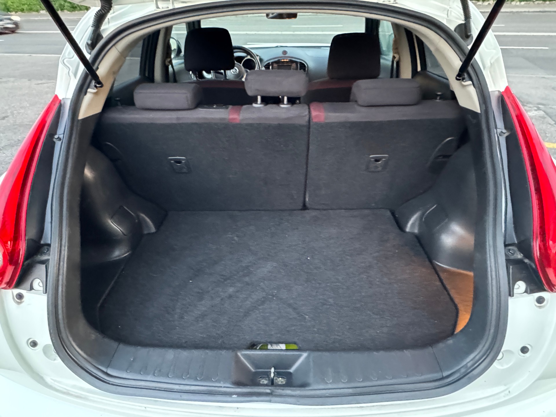 NISSAN Juke 1.6 tekna Xtronic CVT-image-10