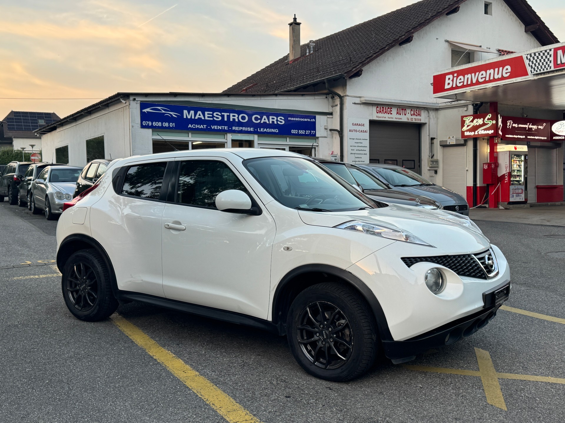 NISSAN Juke 1.6 tekna Xtronic CVT-image-1