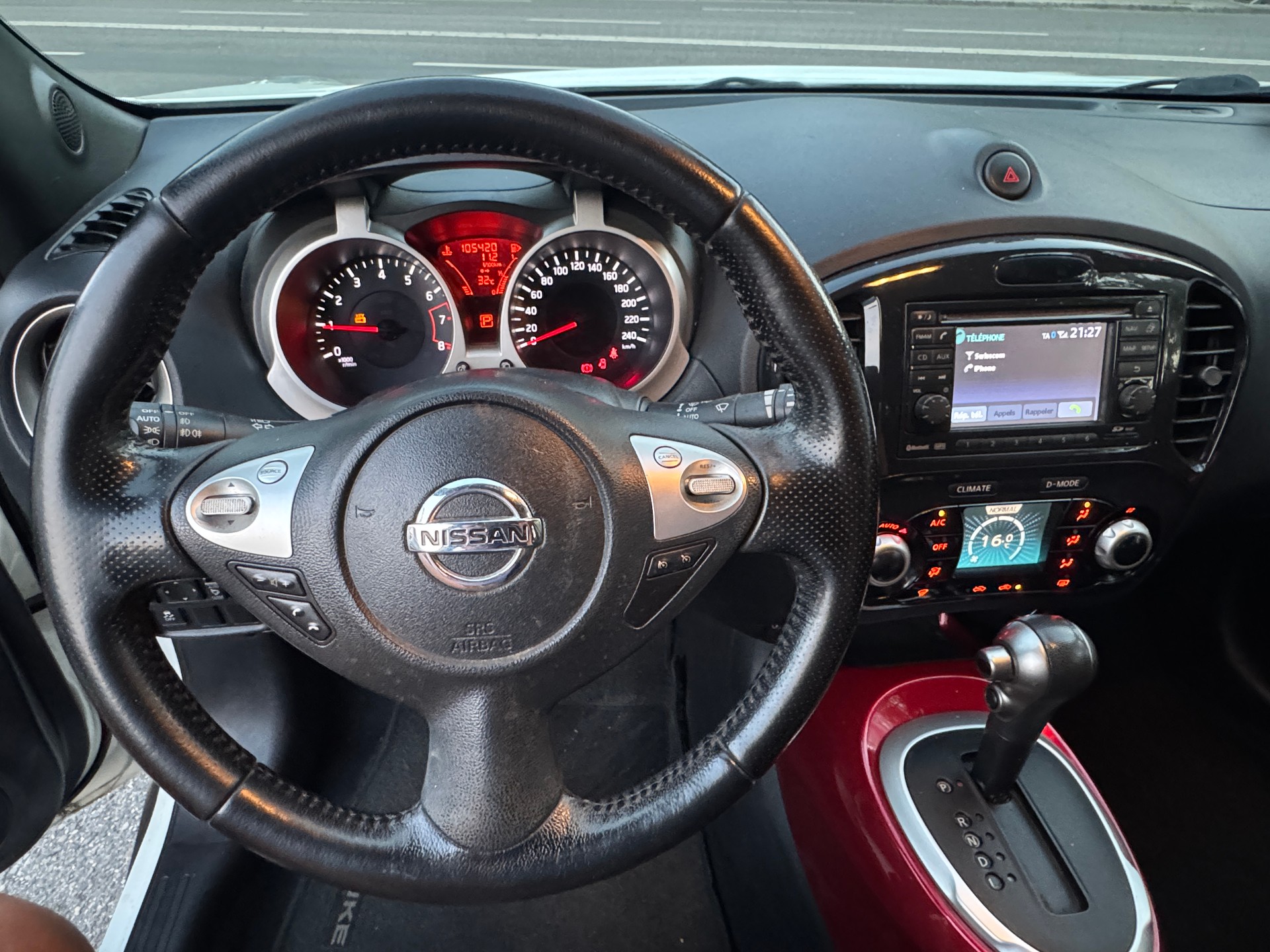 NISSAN Juke 1.6 tekna Xtronic CVT-image-14
