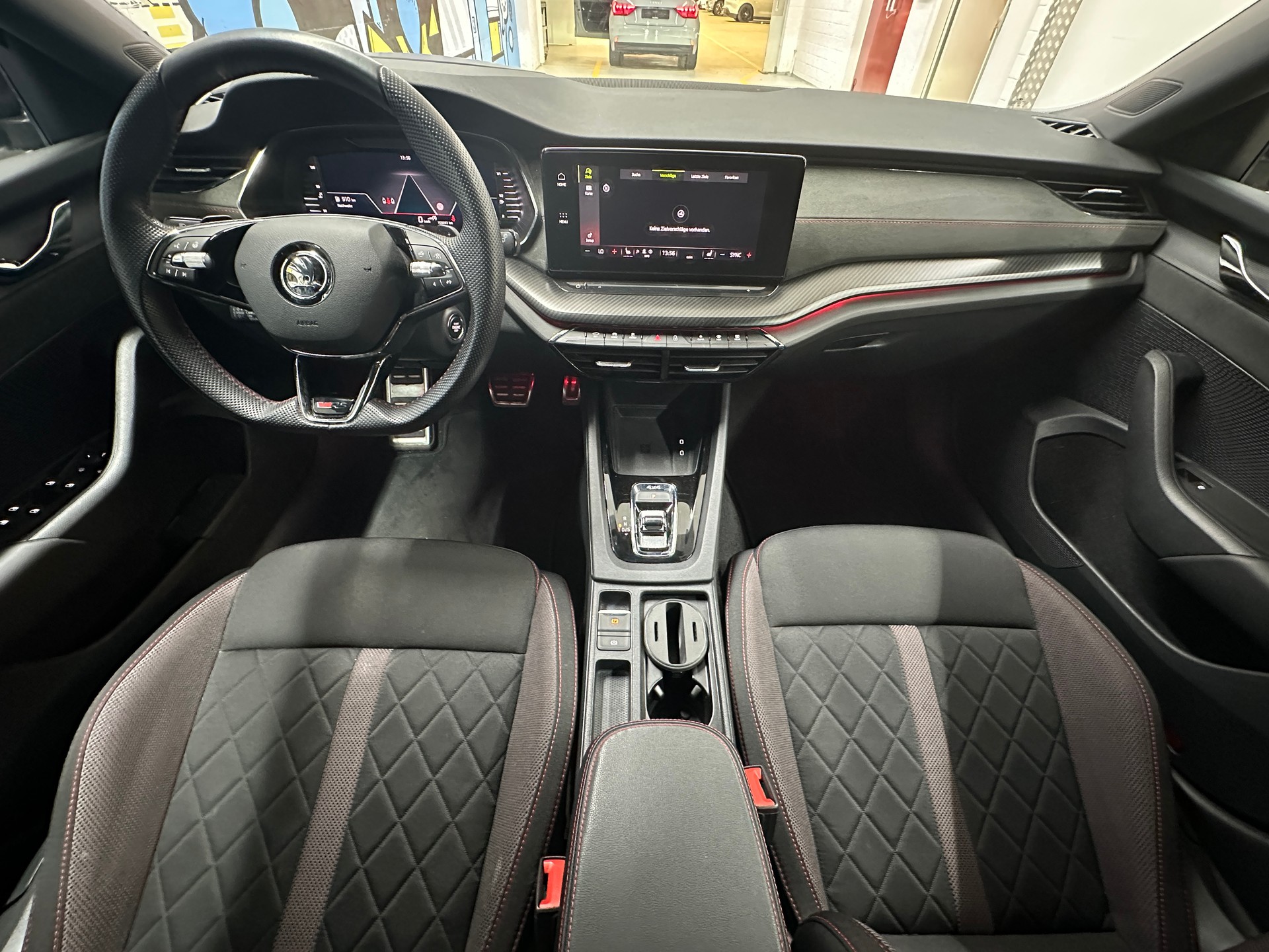 SKODA Octavia Combi 2.0 TDI DSG RS 4x4-image-9