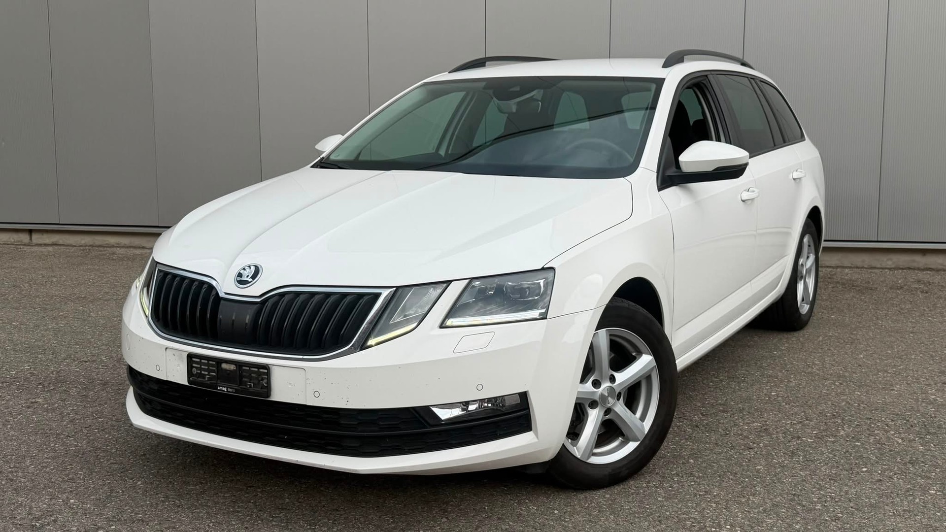 SKODA 2.0 TDI 150 Style DSG-image-0