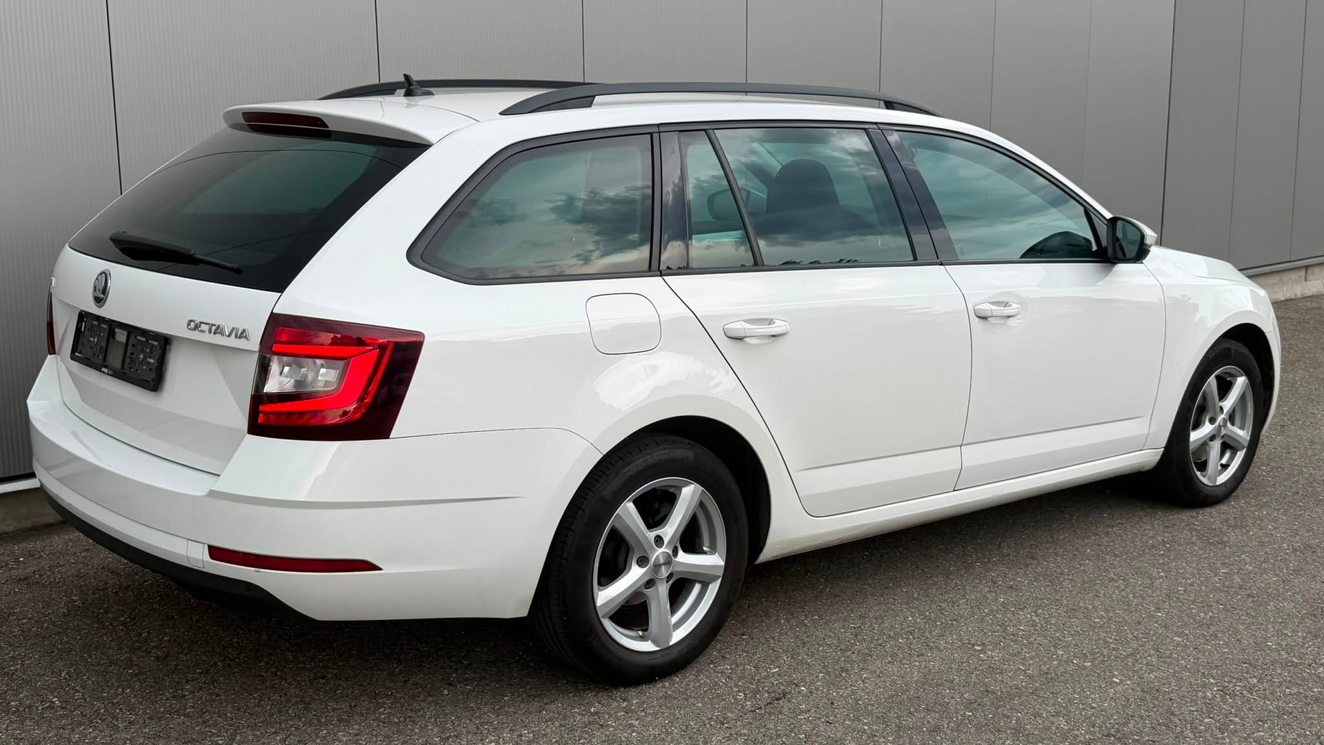 SKODA 2.0 TDI 150 Style DSG-image-2