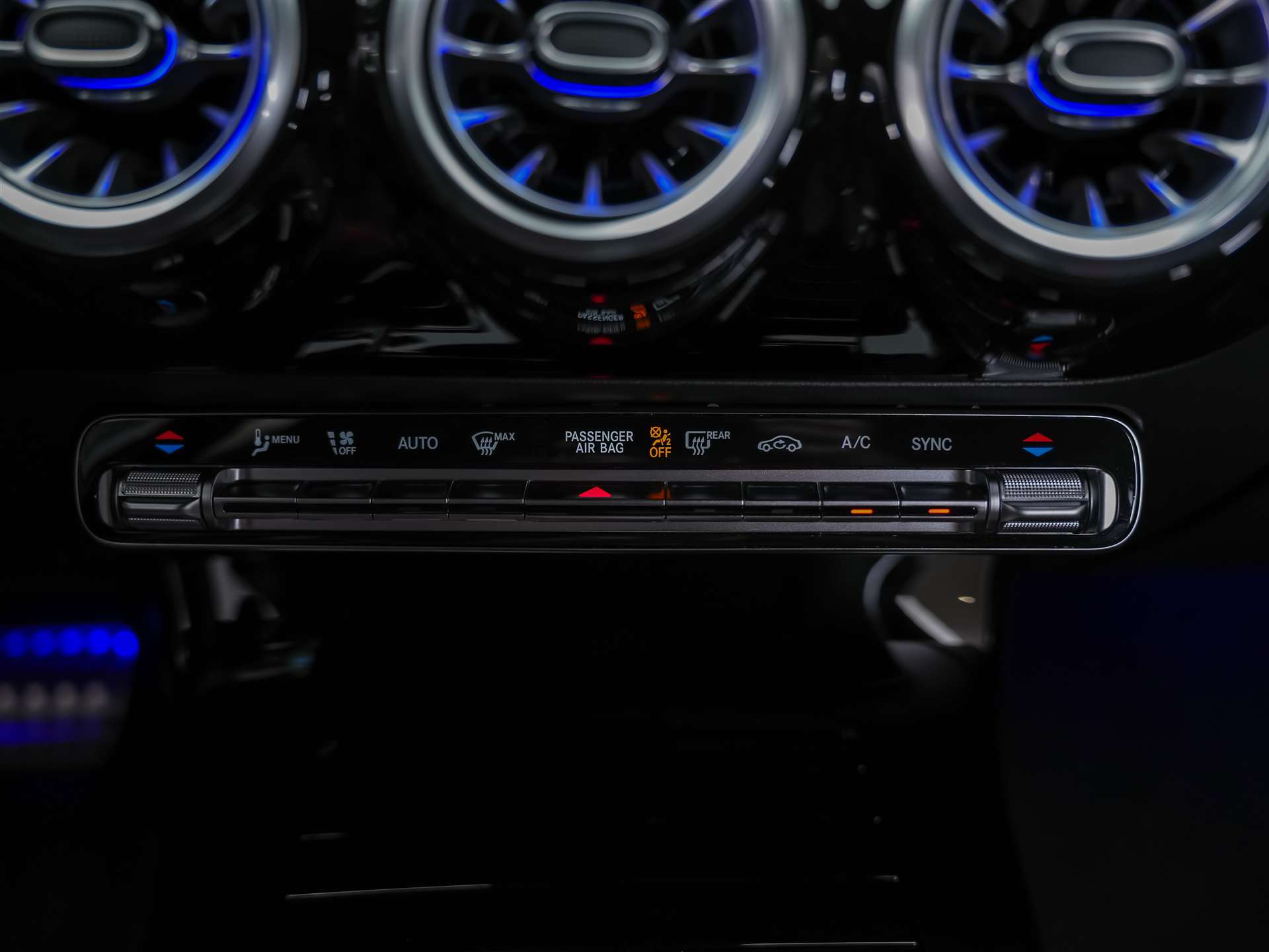 MERCEDES-BENZ A 45 S AMG 4matic+ *Werksgarantie*Abstandsregler*El. Sitze mit Memory*-image-22