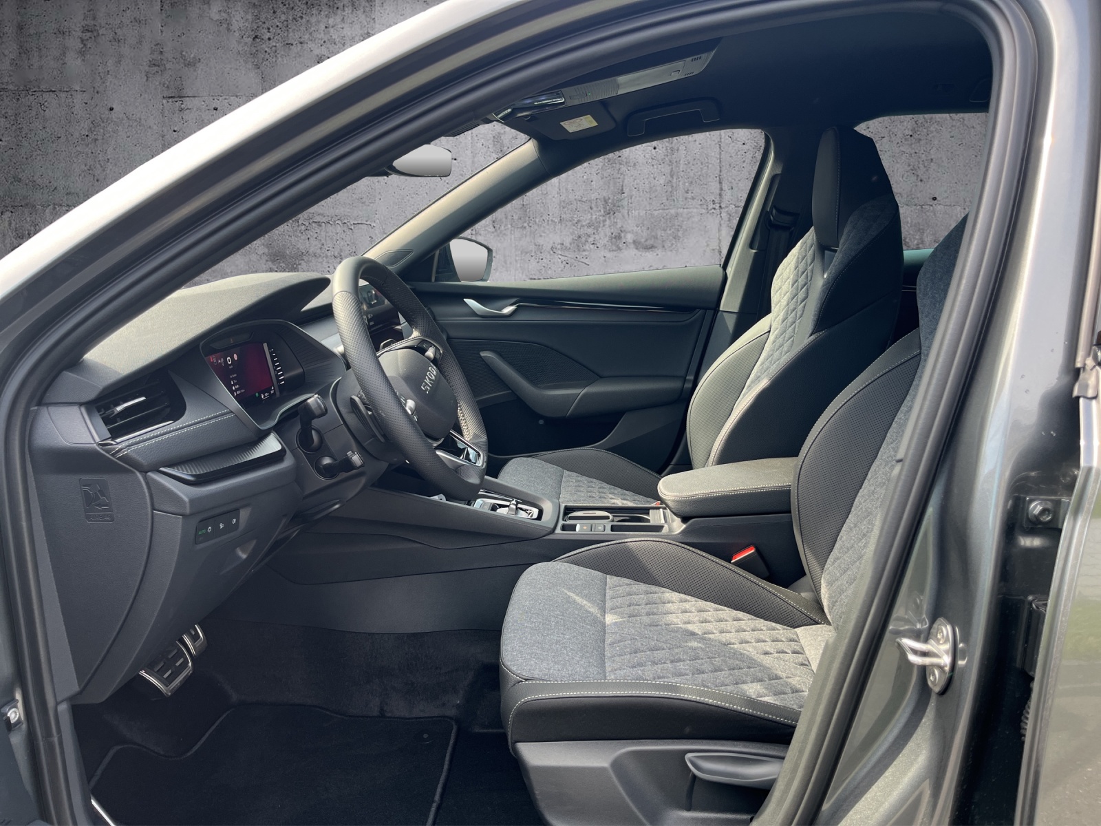 SKODA Octavia Combi 2.0 TSI SportLine 4x4 DSG-image-8