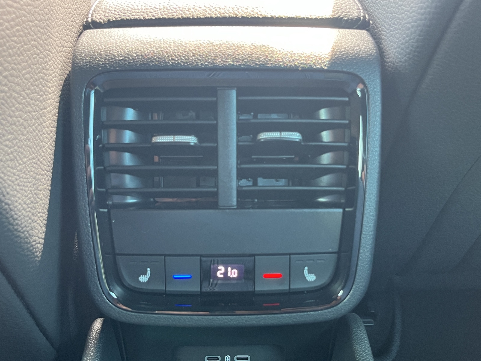 SKODA Octavia Combi 2.0 TSI SportLine 4x4 DSG-image-13
