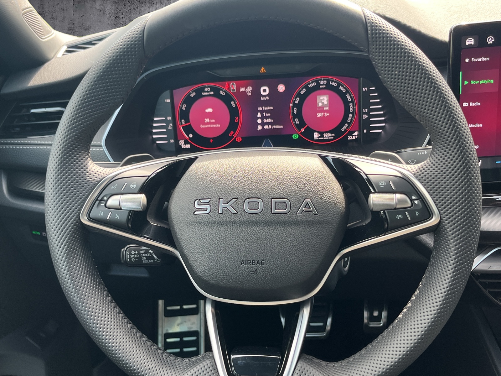SKODA Octavia Combi 2.0 TSI SportLine 4x4 DSG-image-9