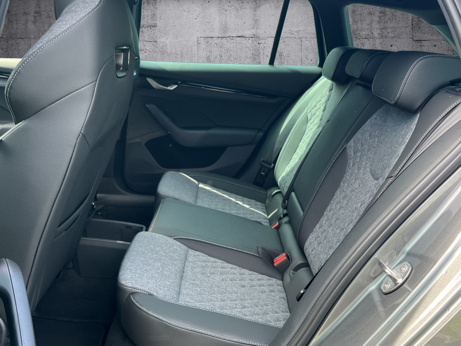 SKODA Octavia Combi 2.0 TSI SportLine 4x4 DSG-image-14
